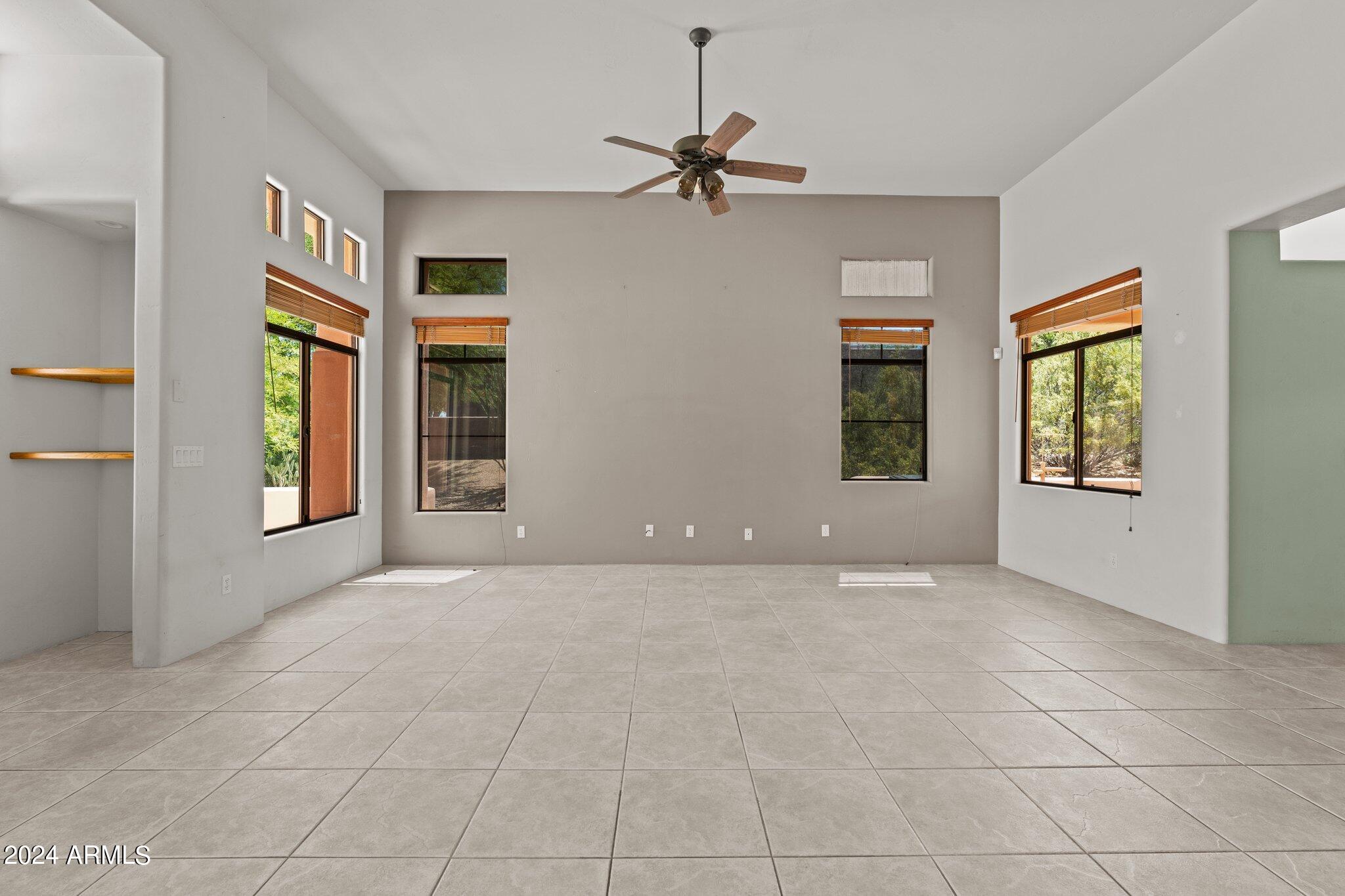 1595 W CALLE SIMPATICO --