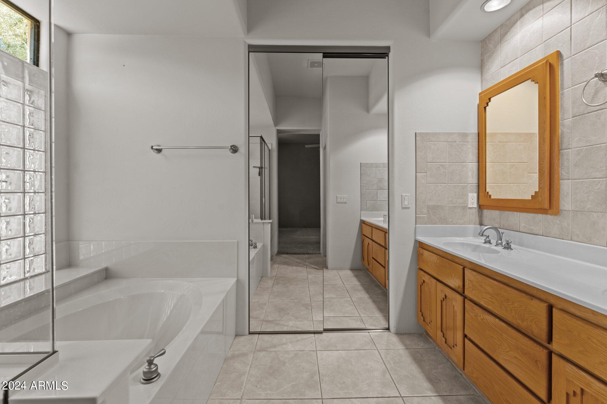 1595 W CALLE SIMPATICO --