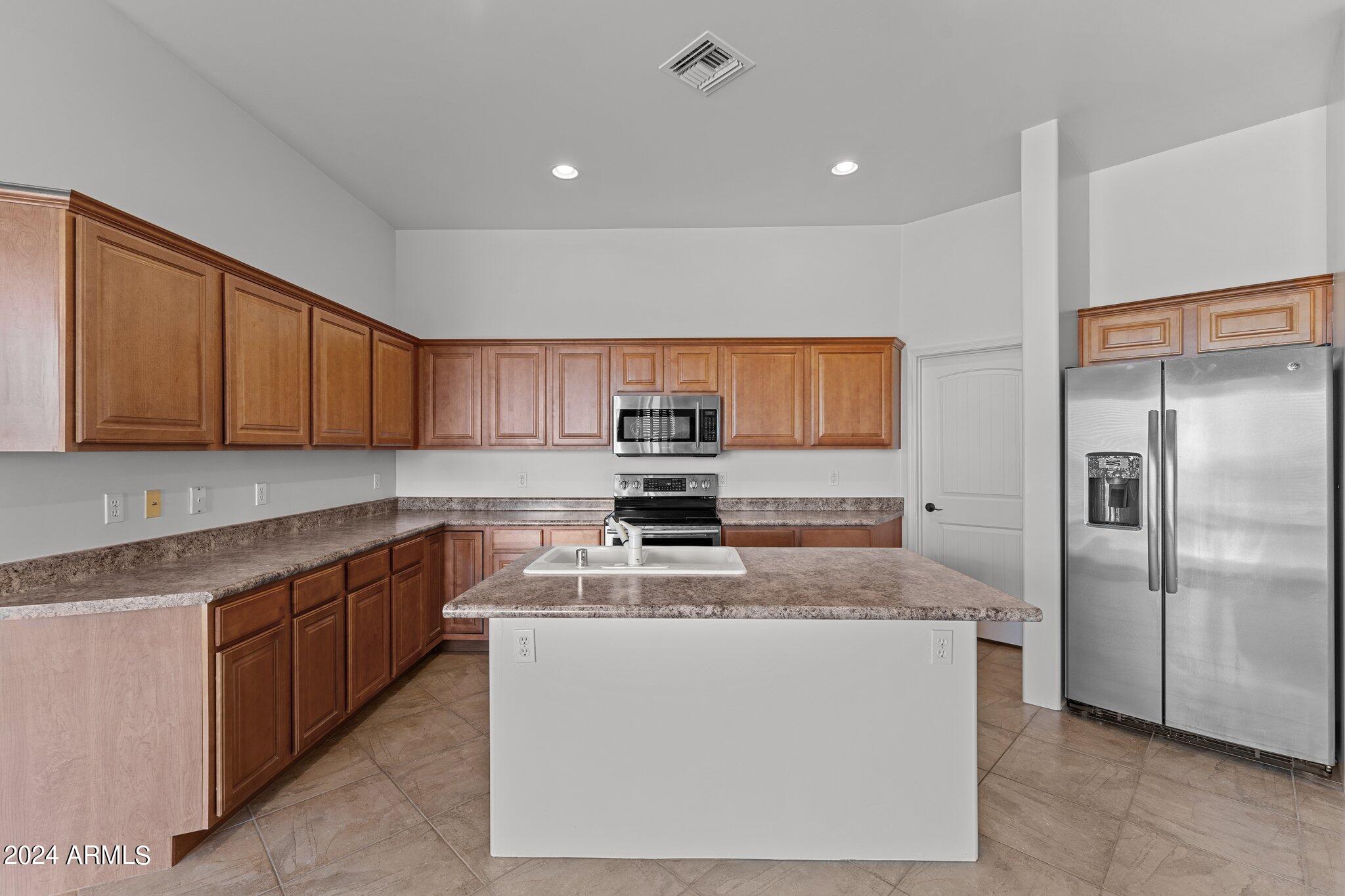 27924 N 256TH Avenue