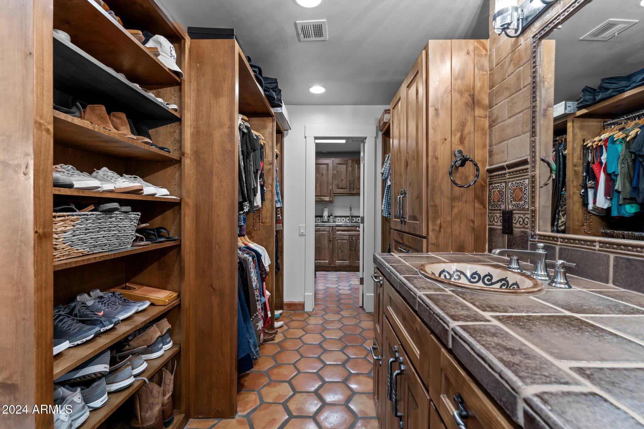 1545 FLICKER Lane