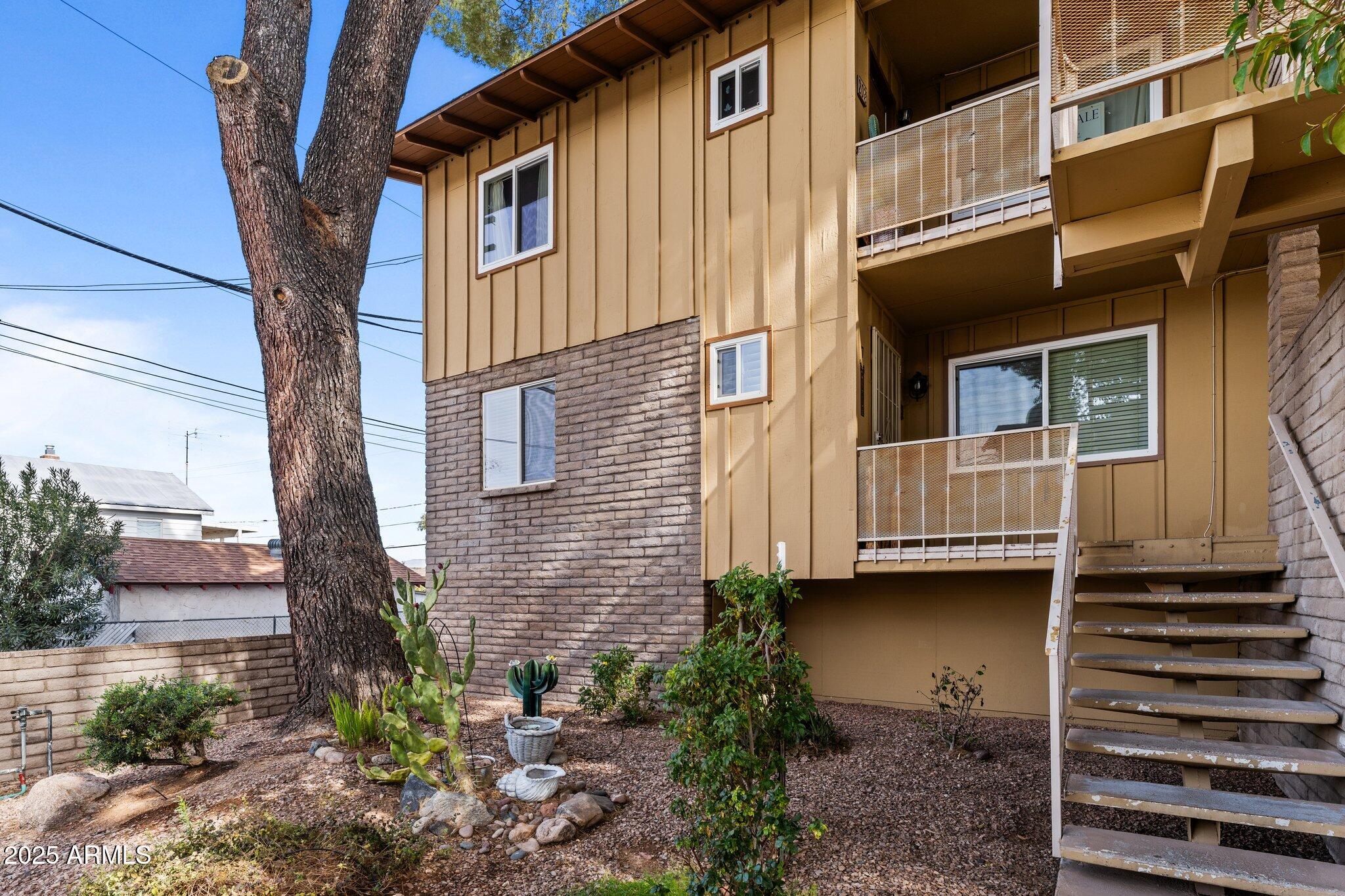 90 W Yavapai Street, 20