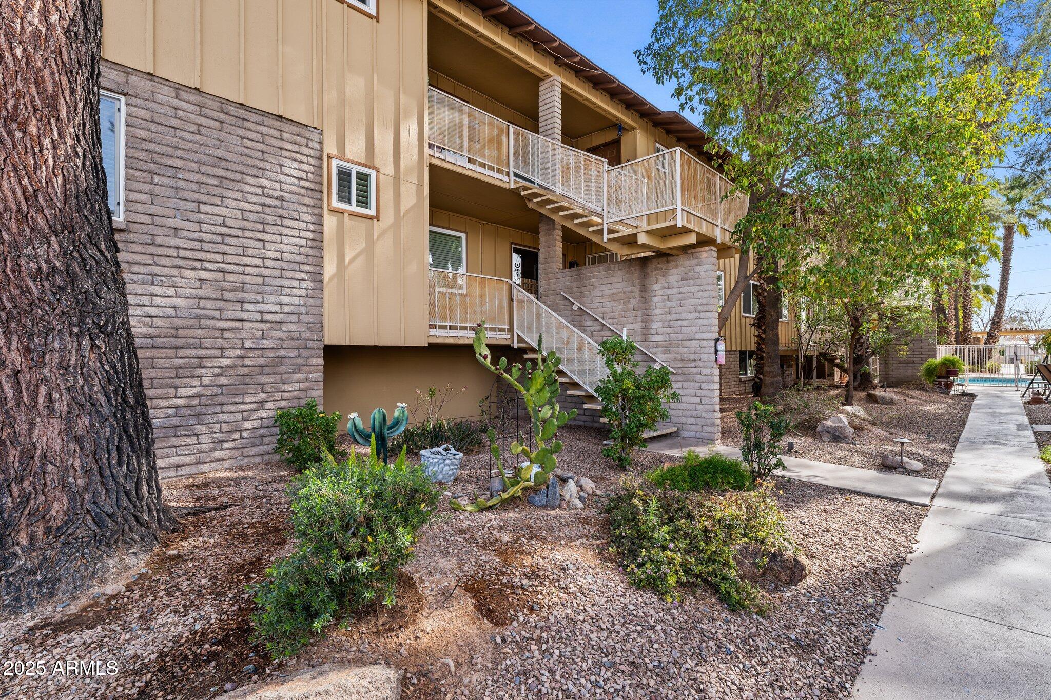 90 W Yavapai Street, 20