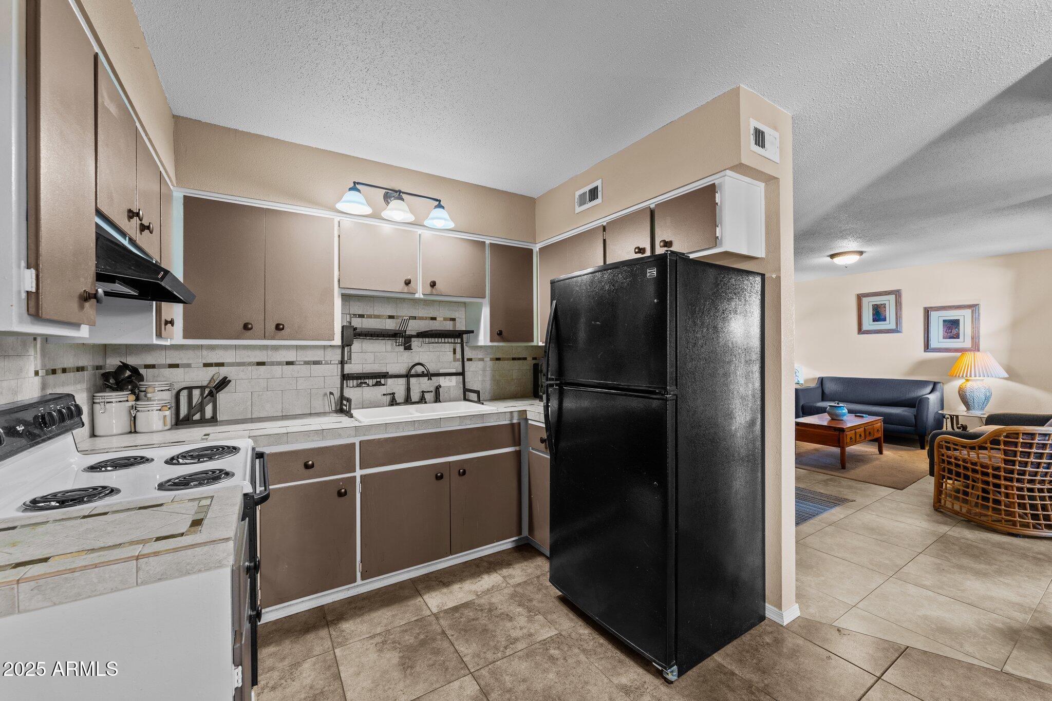 90 W Yavapai Street, 20