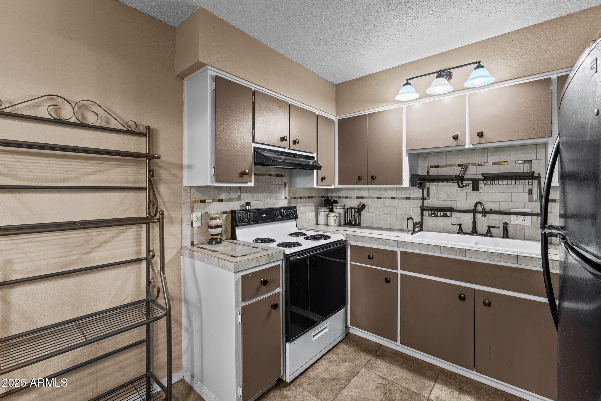 90 W Yavapai Street, 20