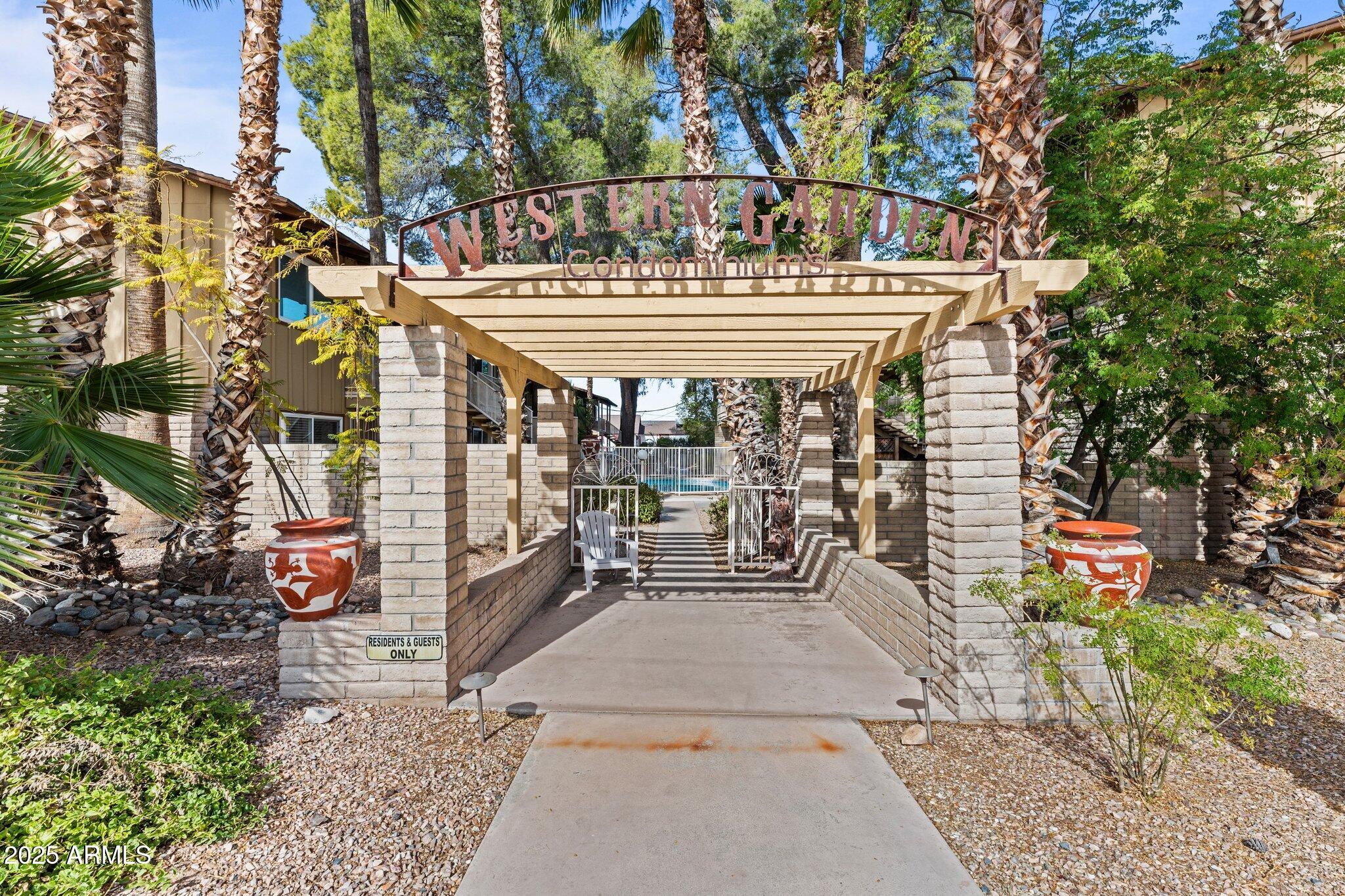 90 W Yavapai Street, 20