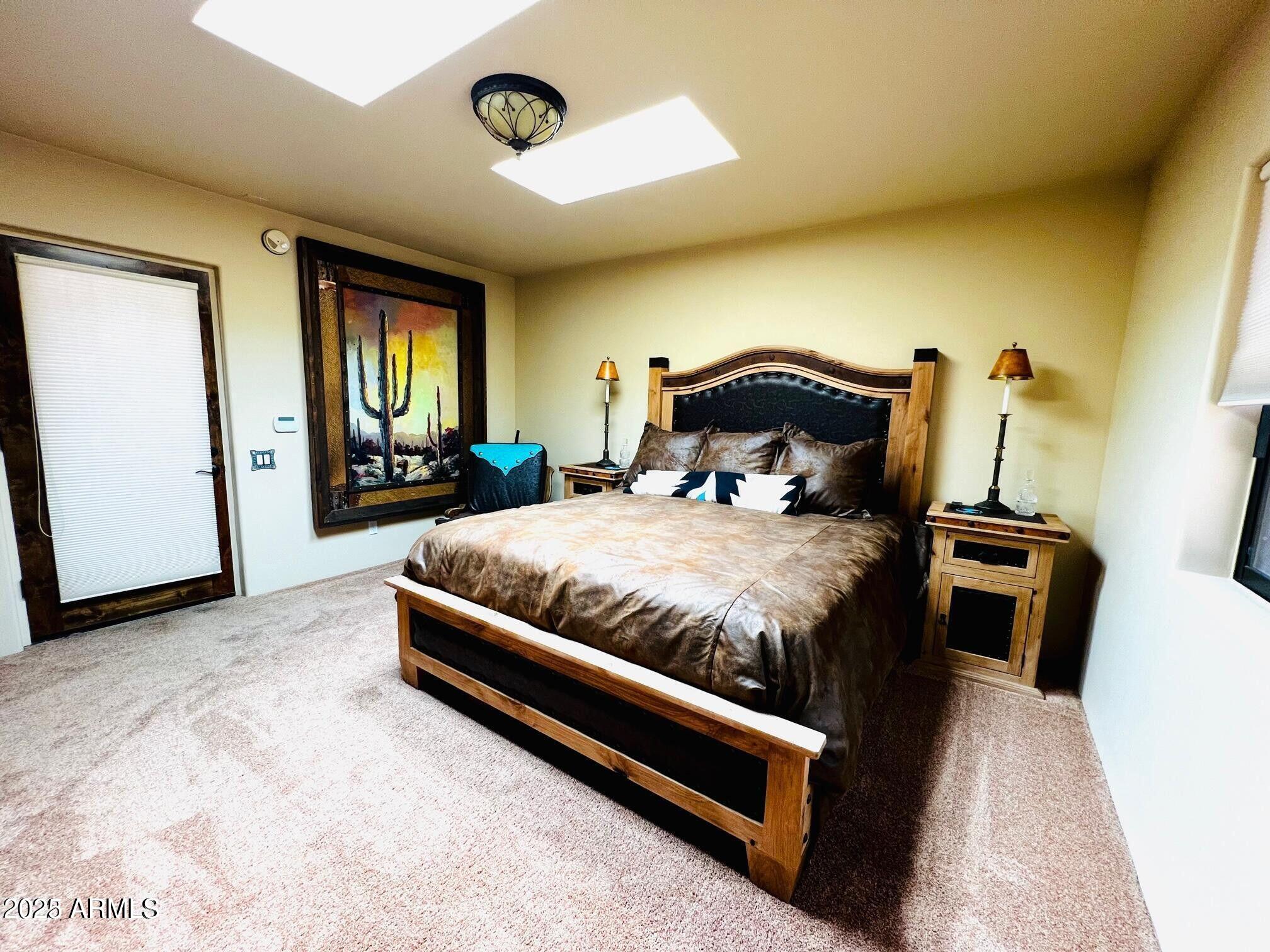 1489 THRASHER Lane