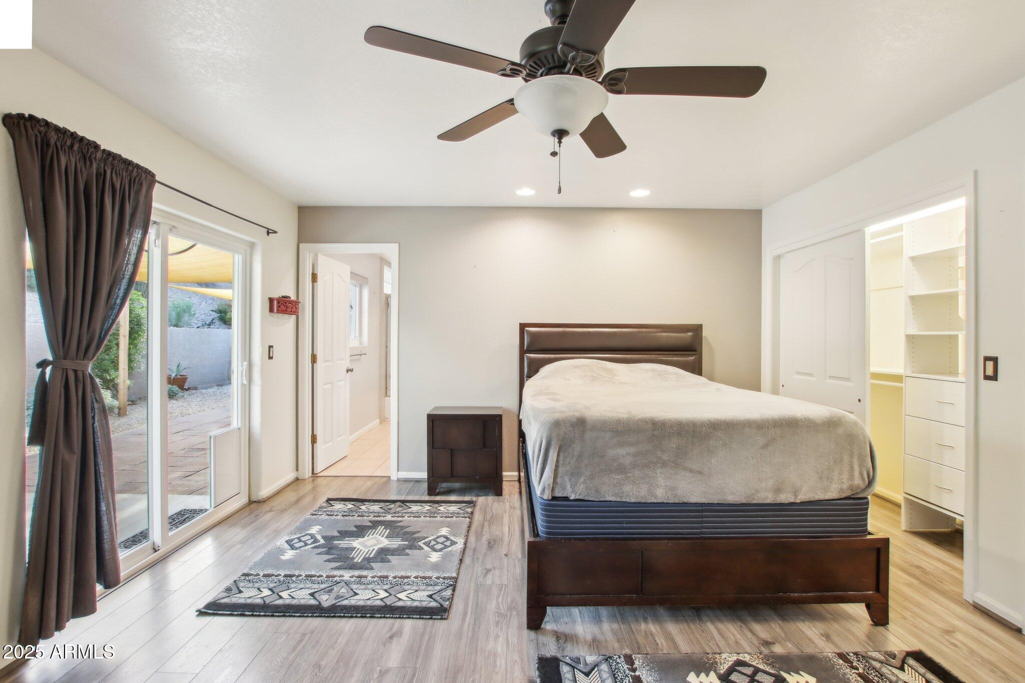855 W SANTA FE Drive