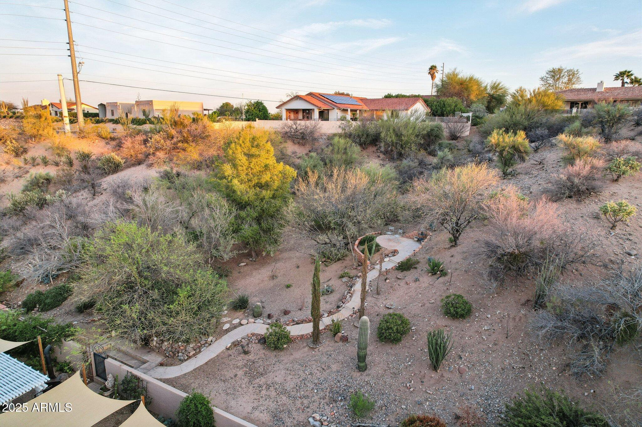 855 W SANTA FE Drive