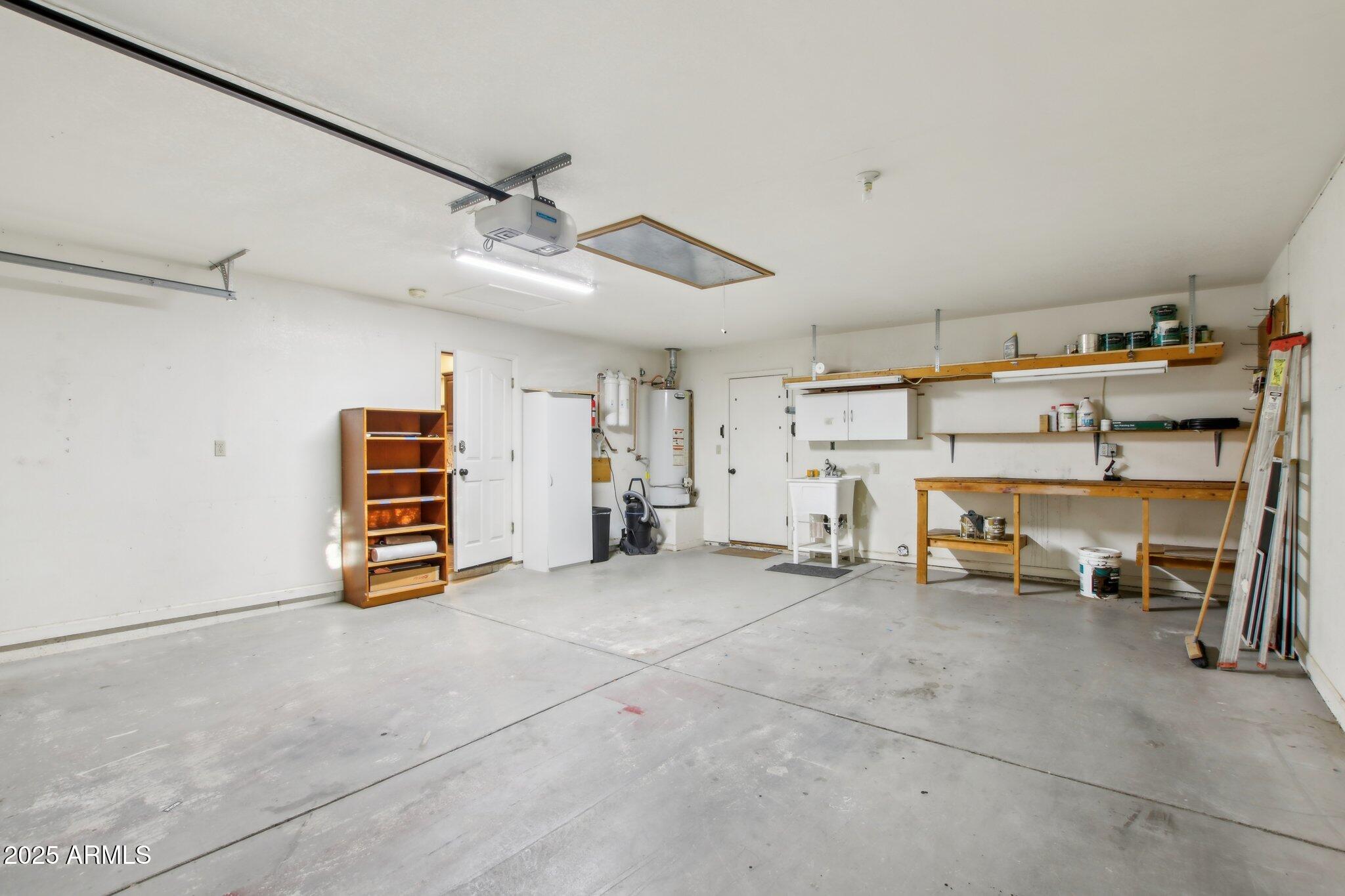 855 W SANTA FE Drive