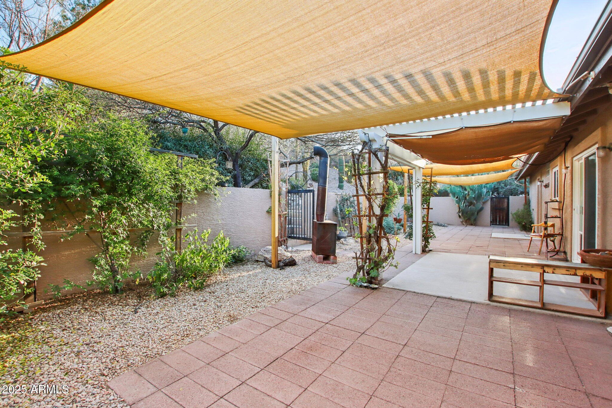 855 W SANTA FE Drive