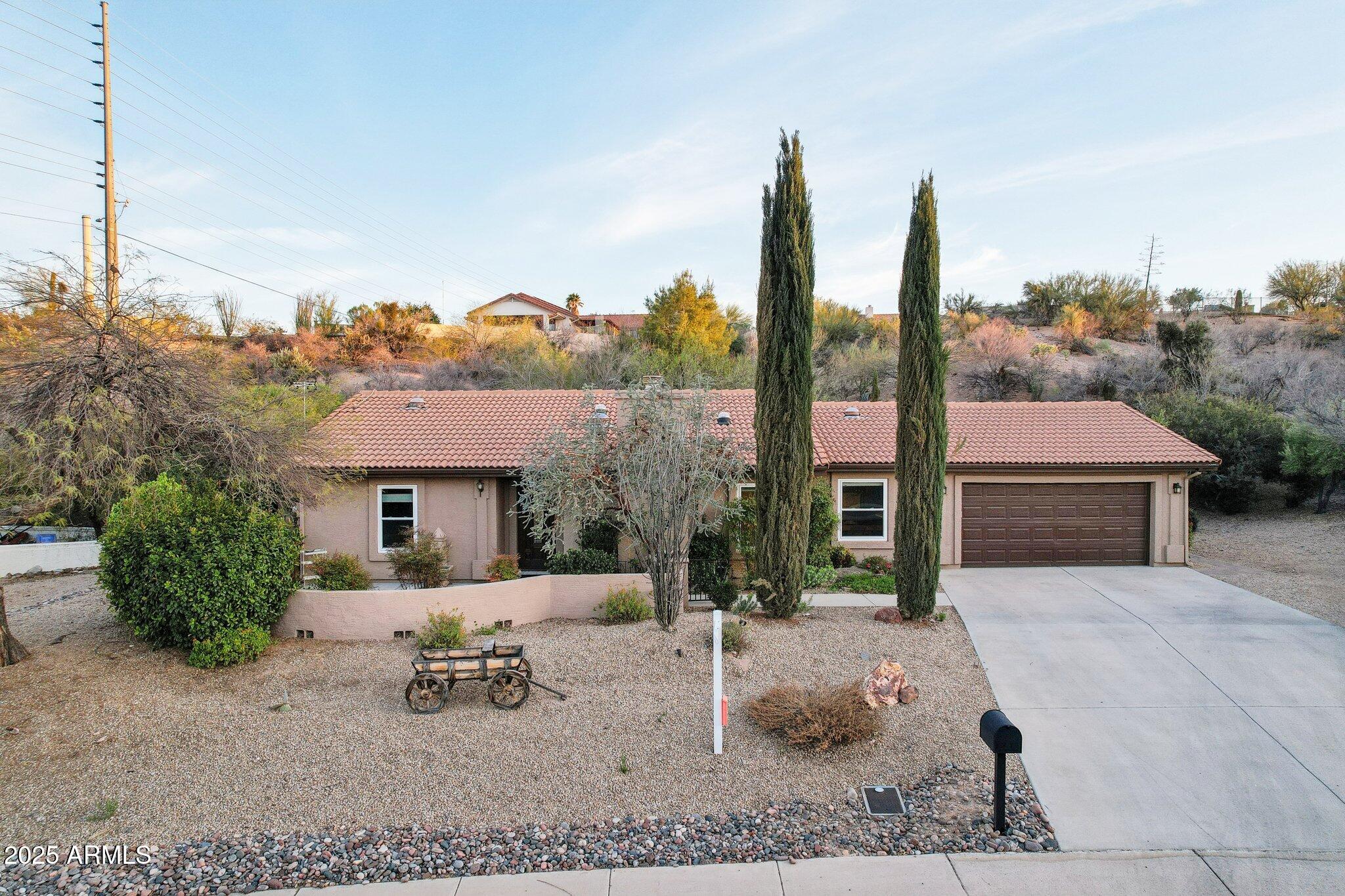 855 W SANTA FE Drive