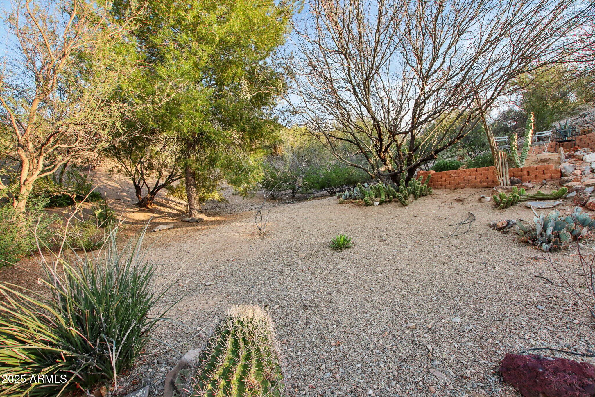 855 W SANTA FE Drive