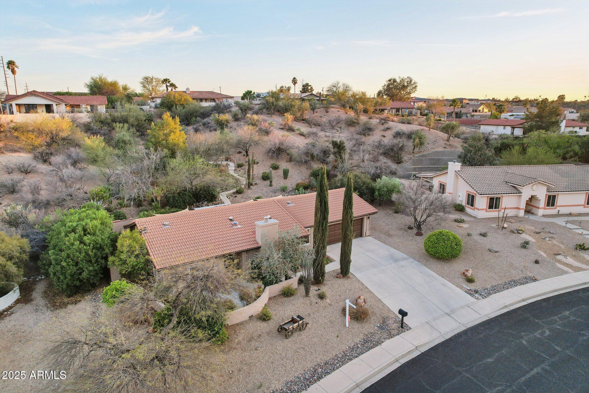 855 W SANTA FE Drive