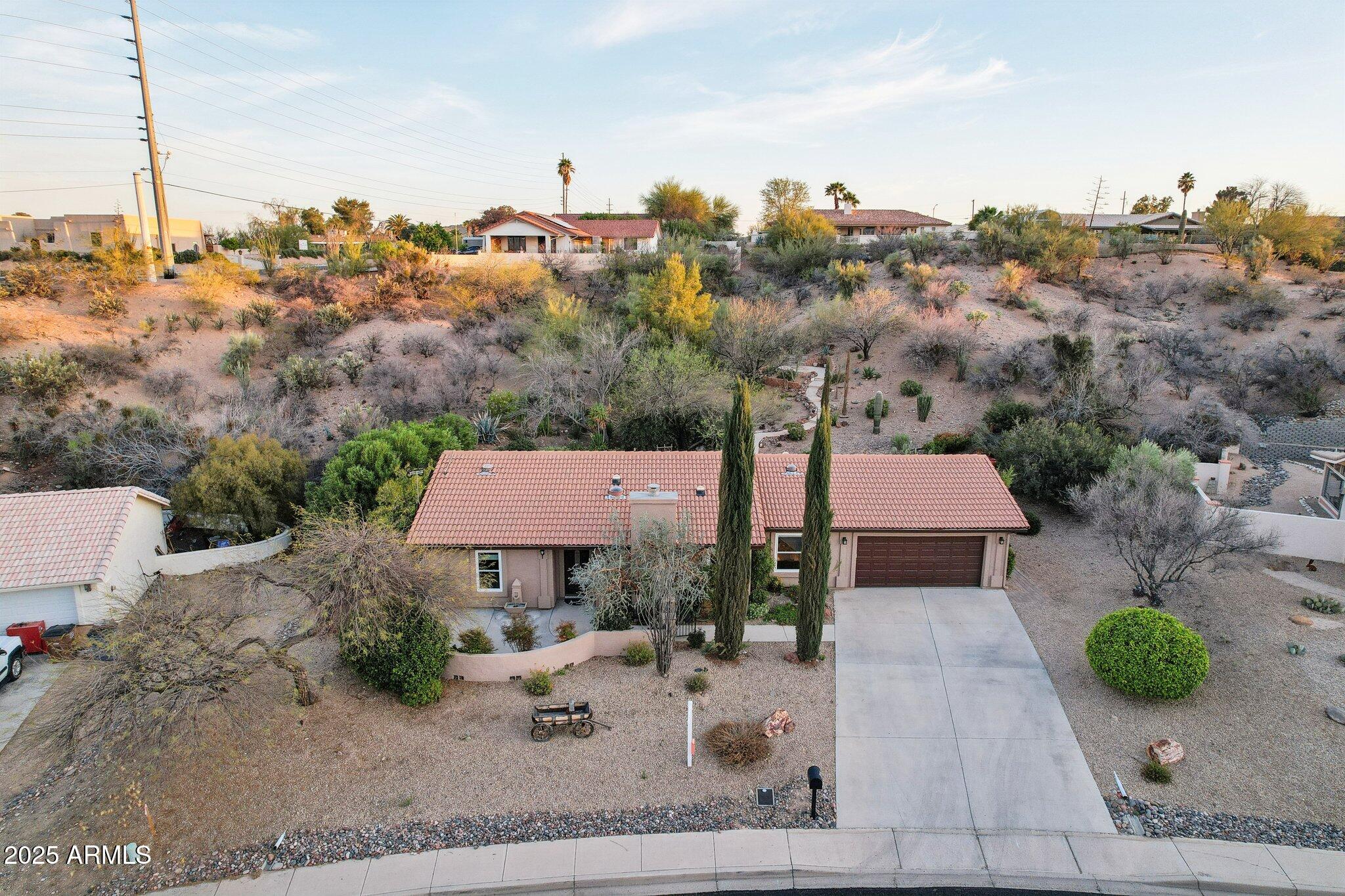 855 W SANTA FE Drive