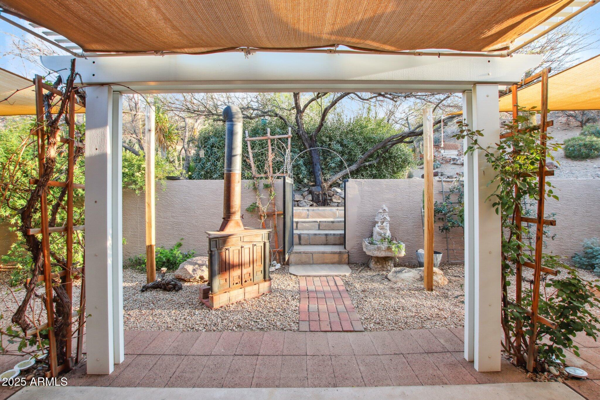 855 W SANTA FE Drive