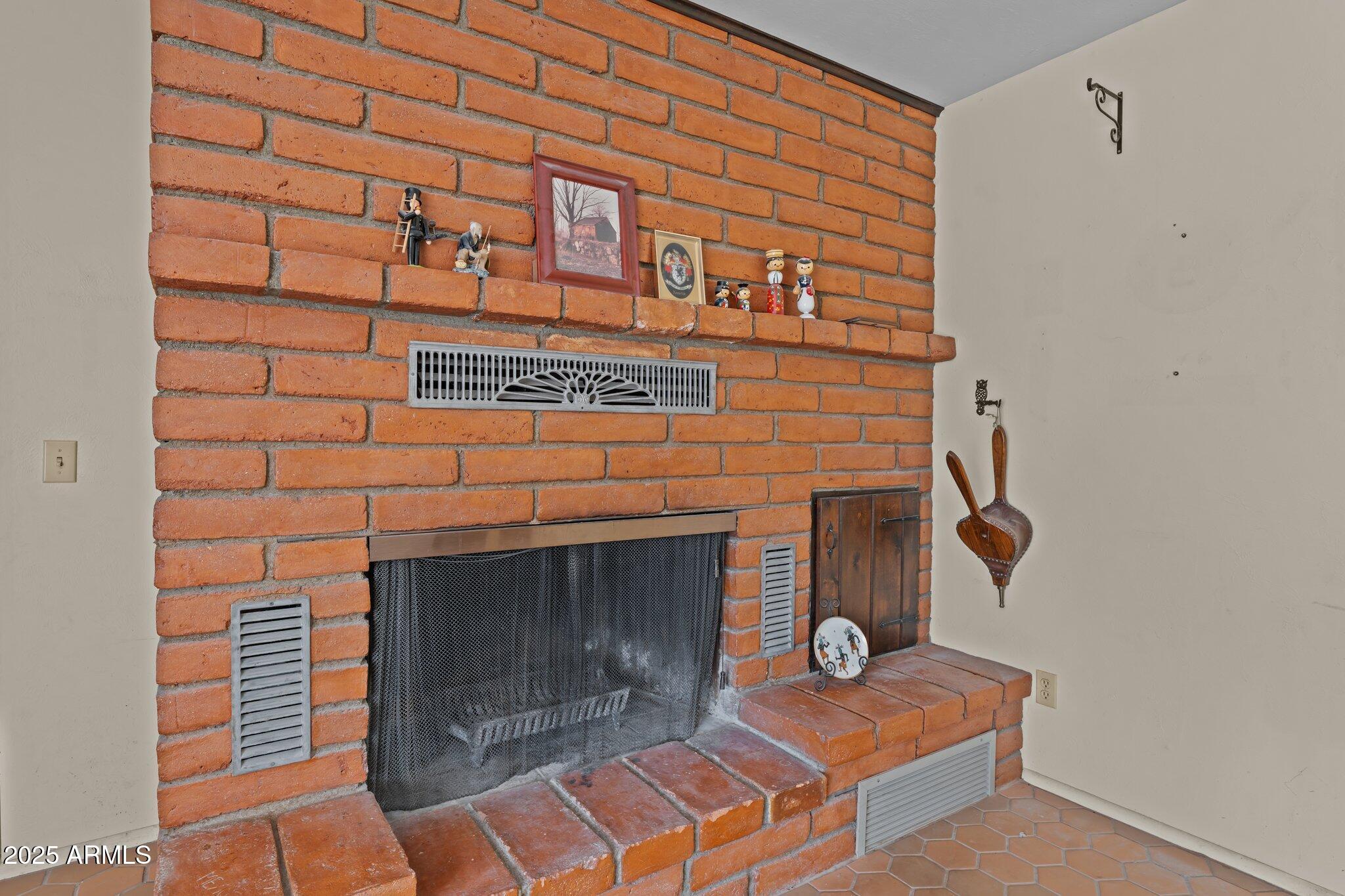 1455 W KENRICK Drive
