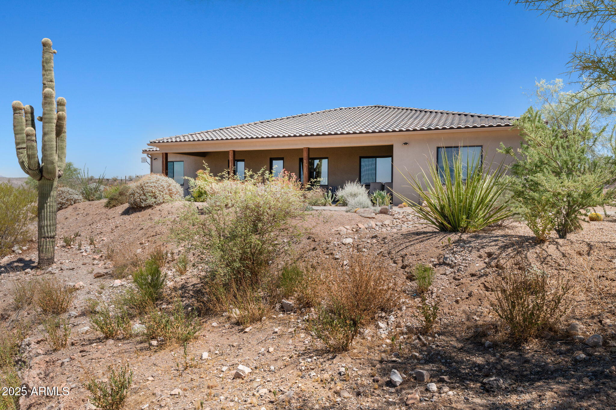 85 E MOSEY Way