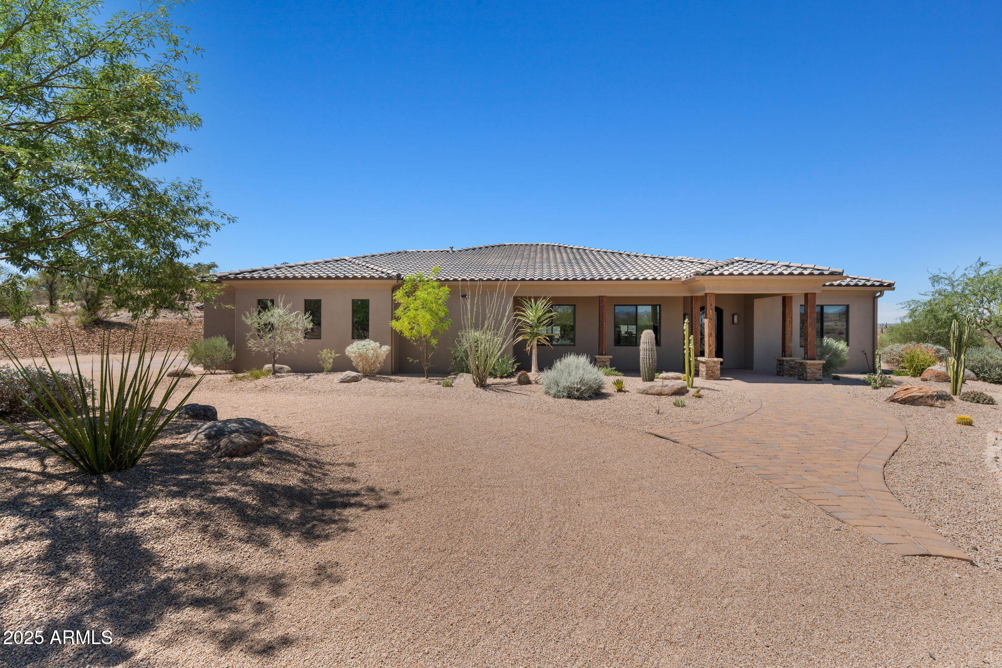 85 E MOSEY Way