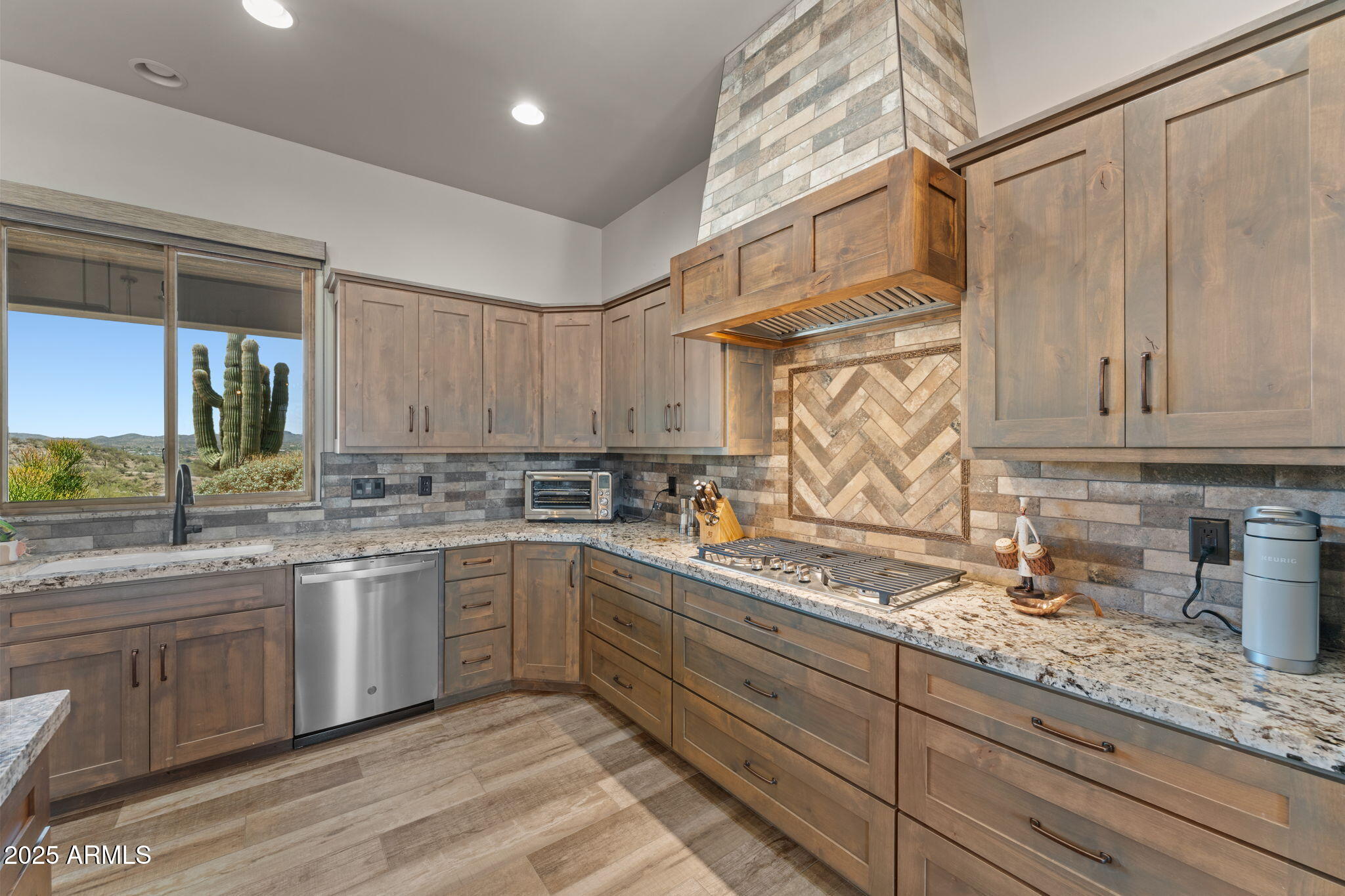 85 E MOSEY Way
