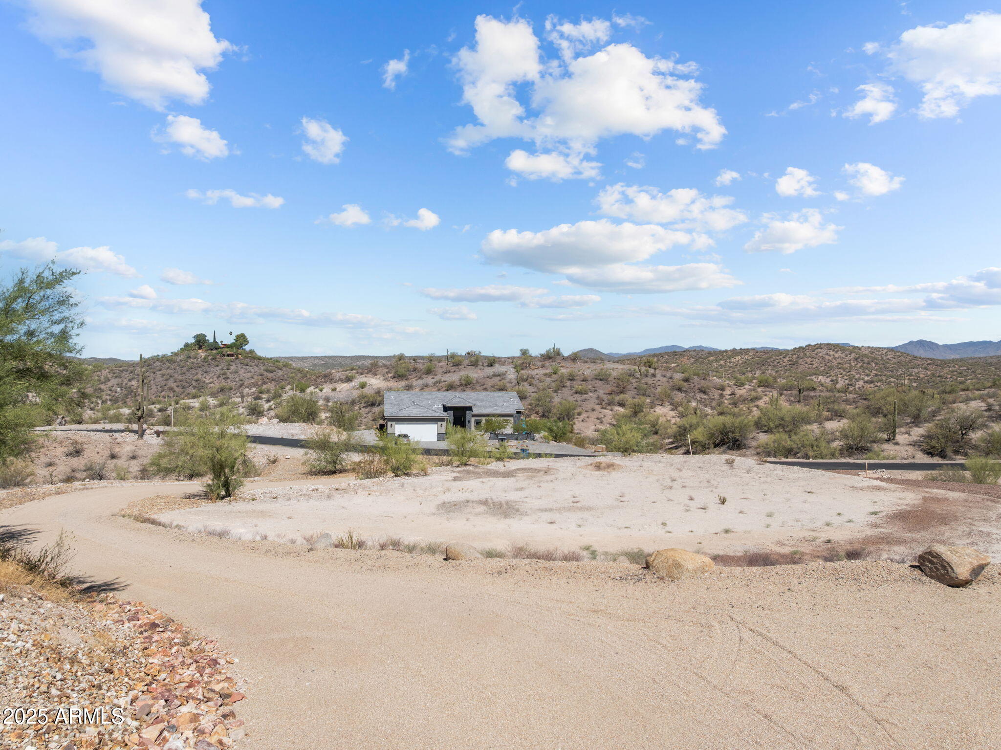 85 E MOSEY Way