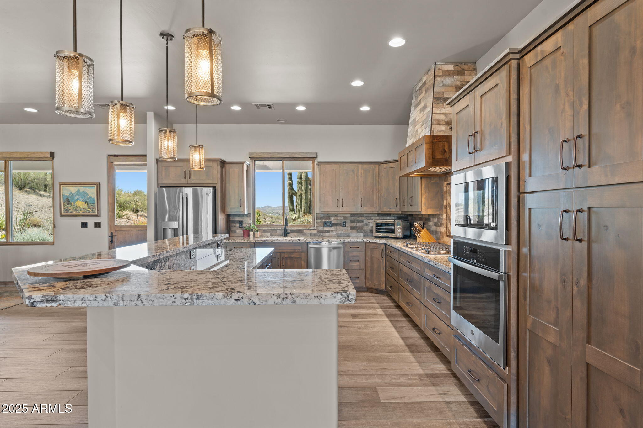 85 E MOSEY Way