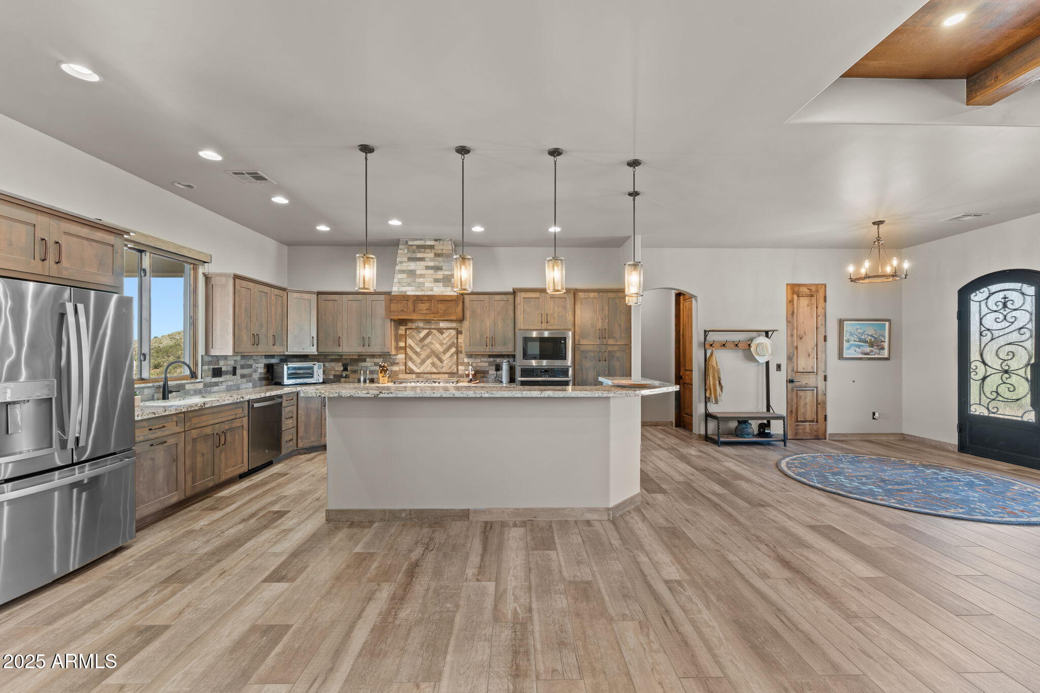 85 E MOSEY Way
