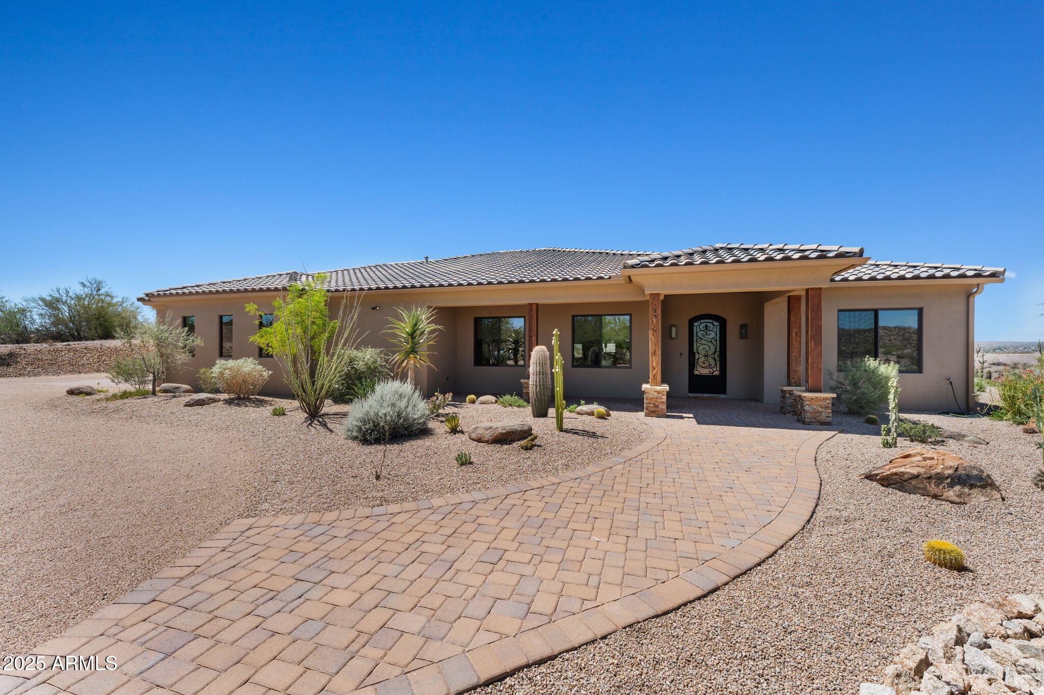 85 E MOSEY Way