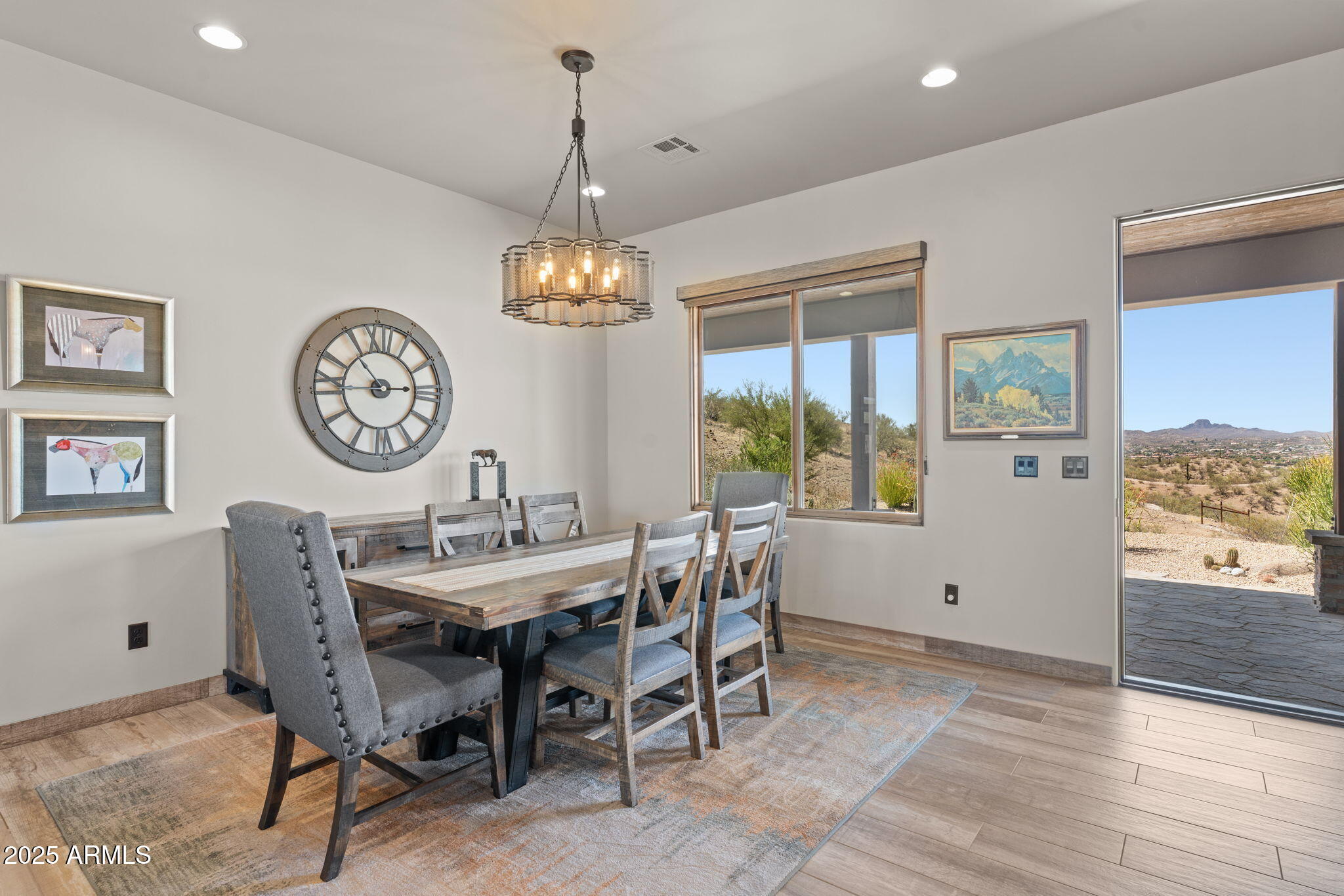 85 E MOSEY Way