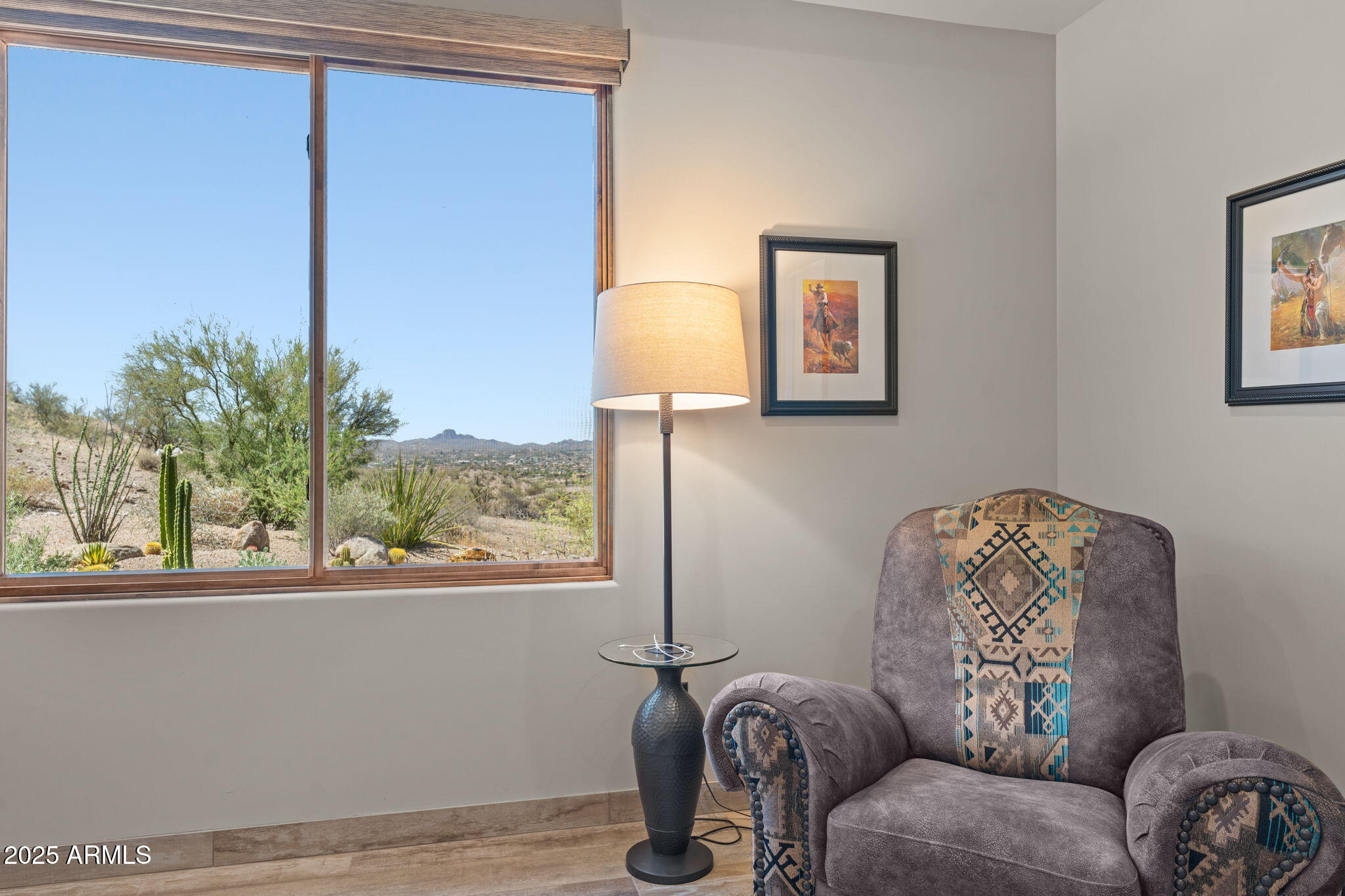 85 E MOSEY Way
