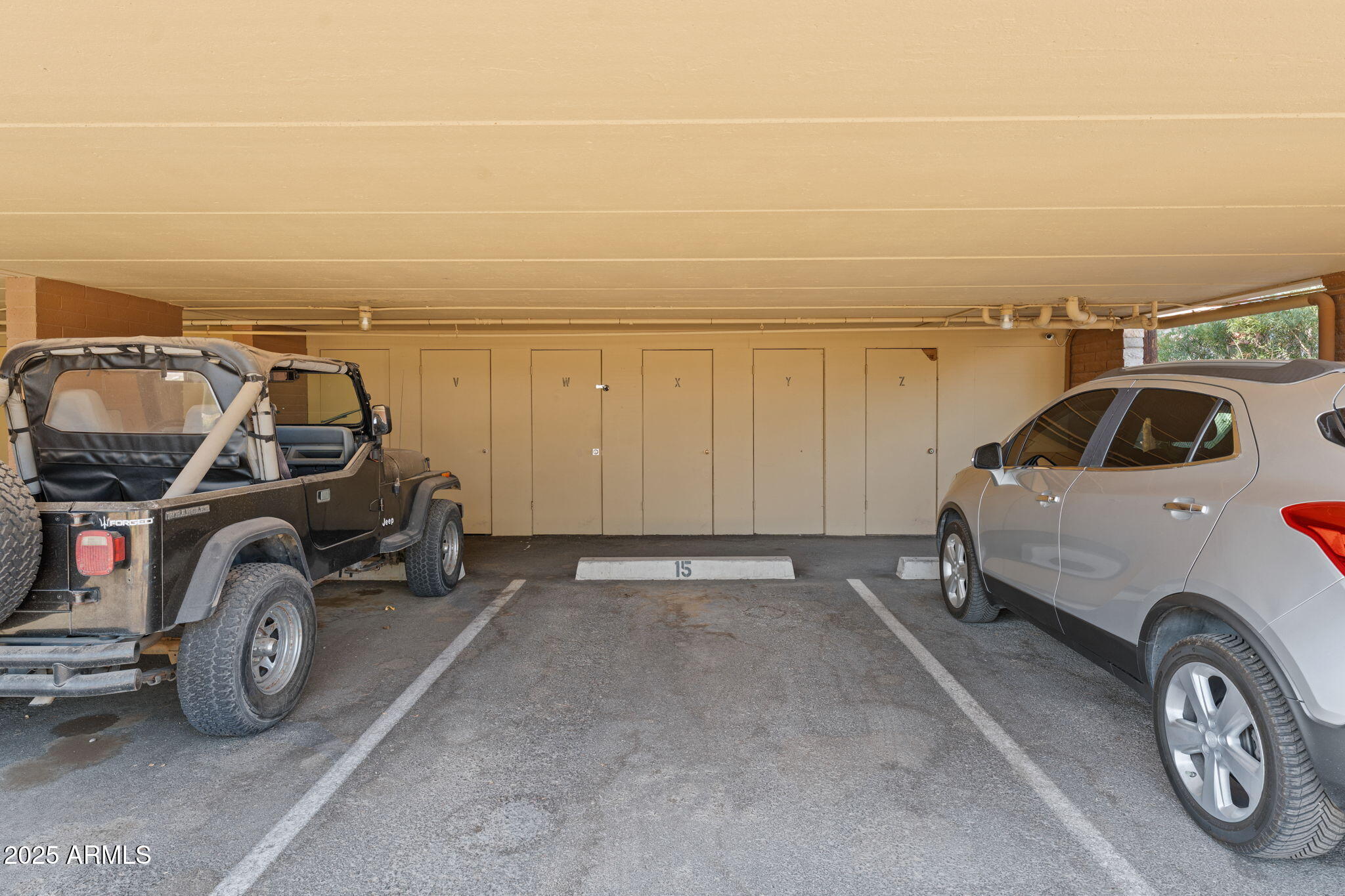 90 W YAVAPAI Street, 7