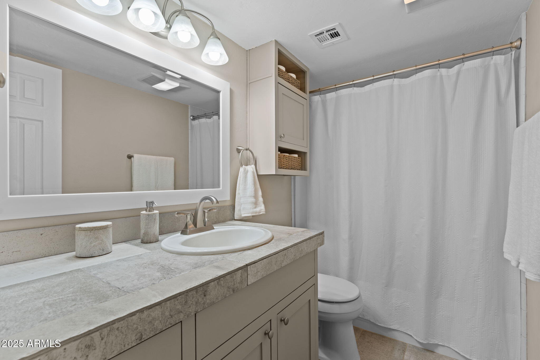 90 W YAVAPAI Street, 7