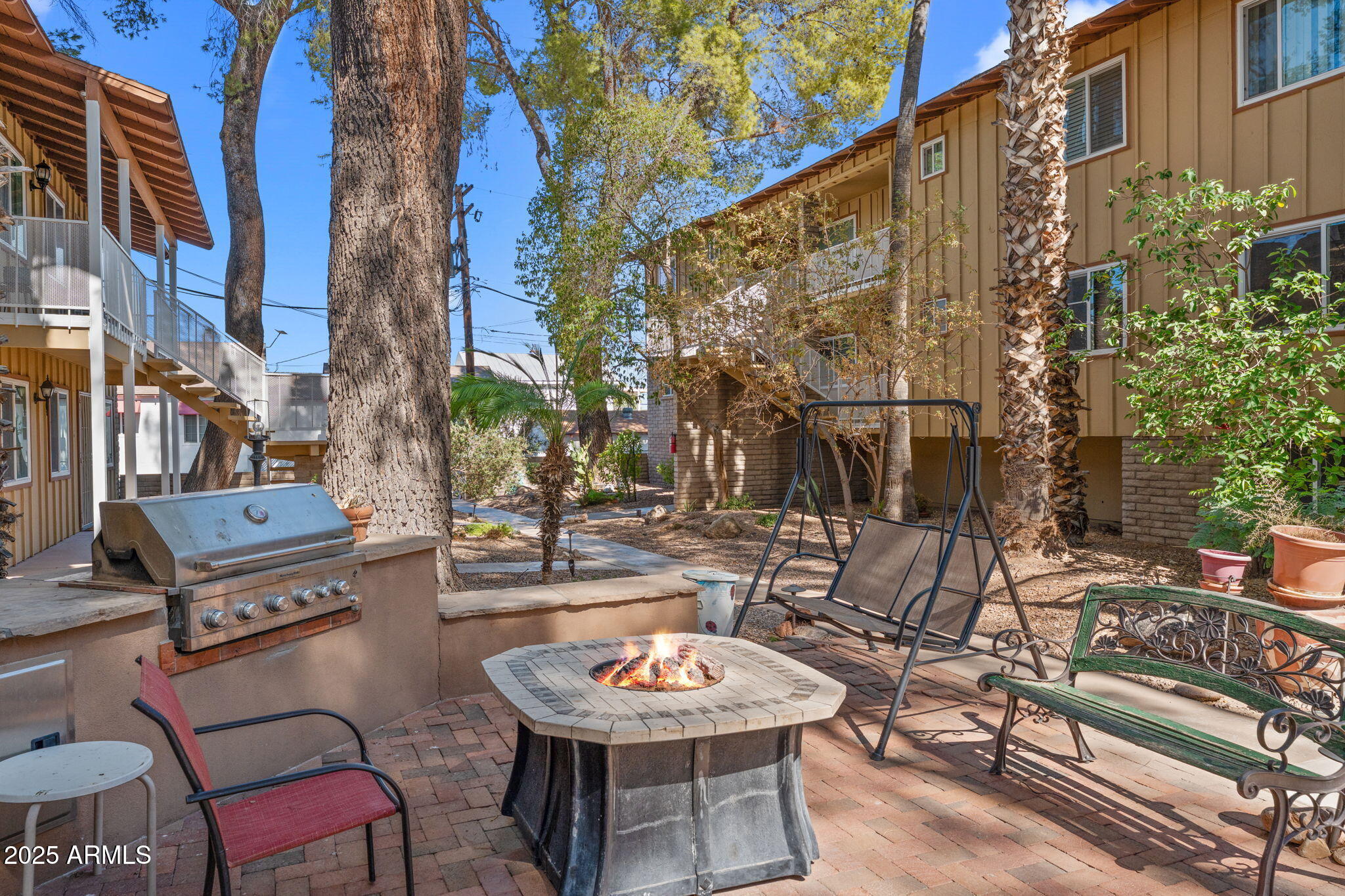 90 W YAVAPAI Street, 7