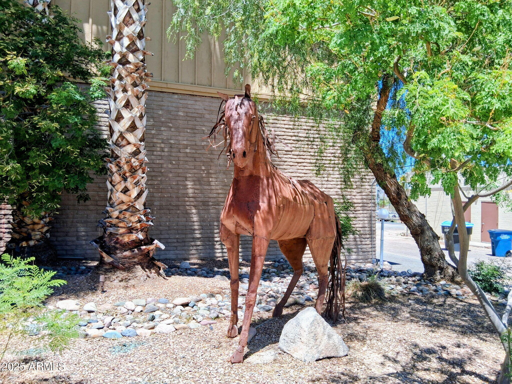 90 W YAVAPAI Street, 7