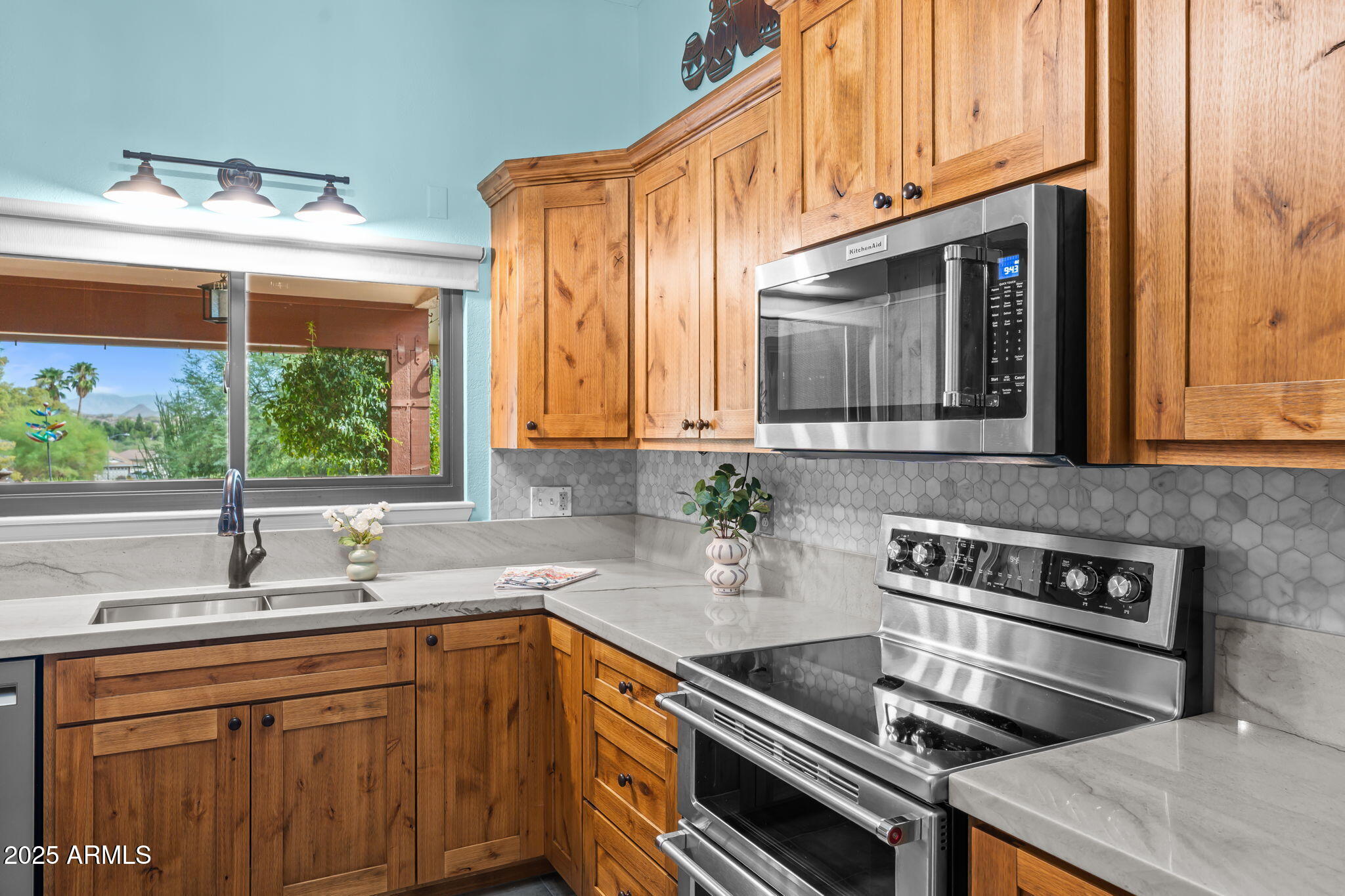 775 W SANTA FE Drive