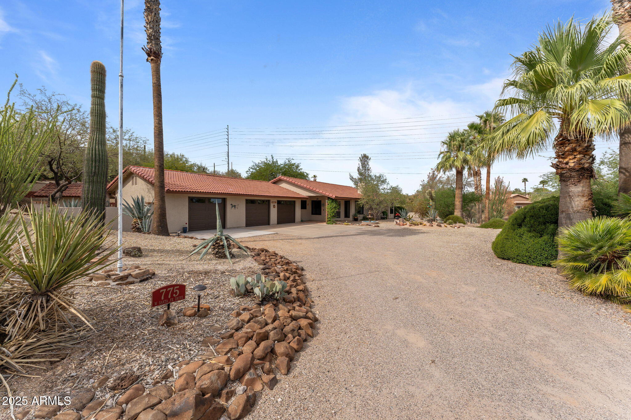775 W SANTA FE Drive