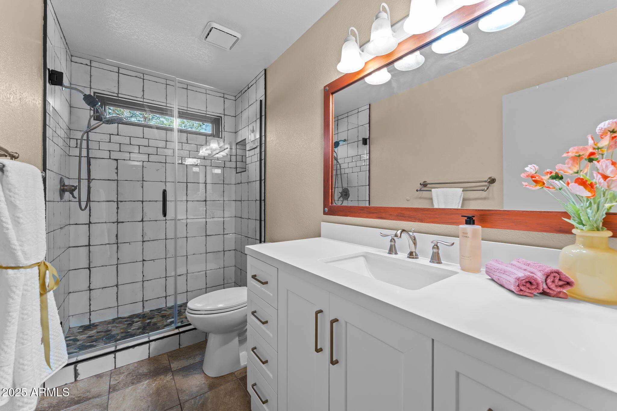 775 W SANTA FE Drive