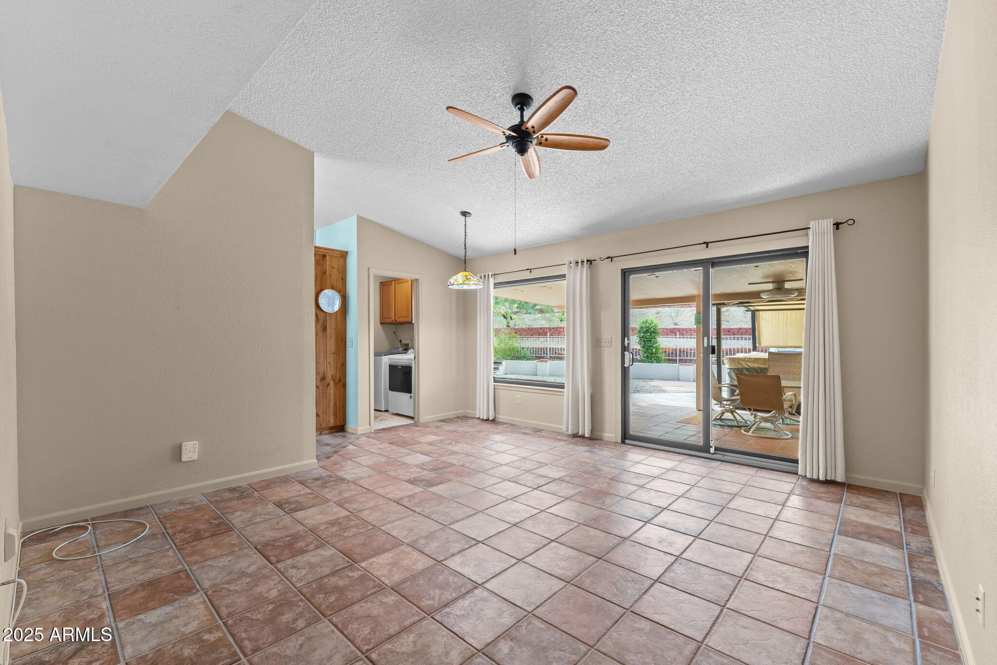 775 W SANTA FE Drive