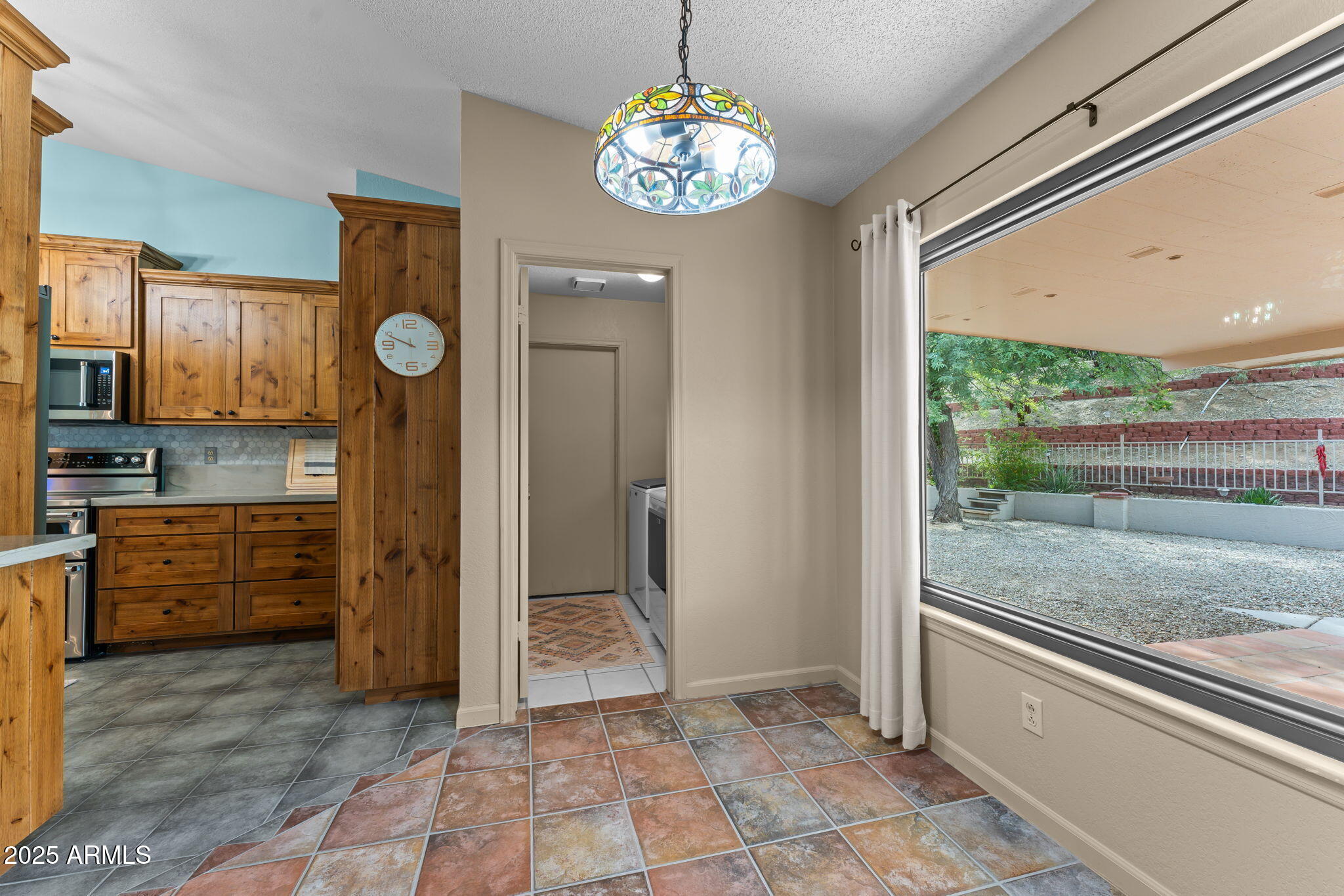 775 W SANTA FE Drive