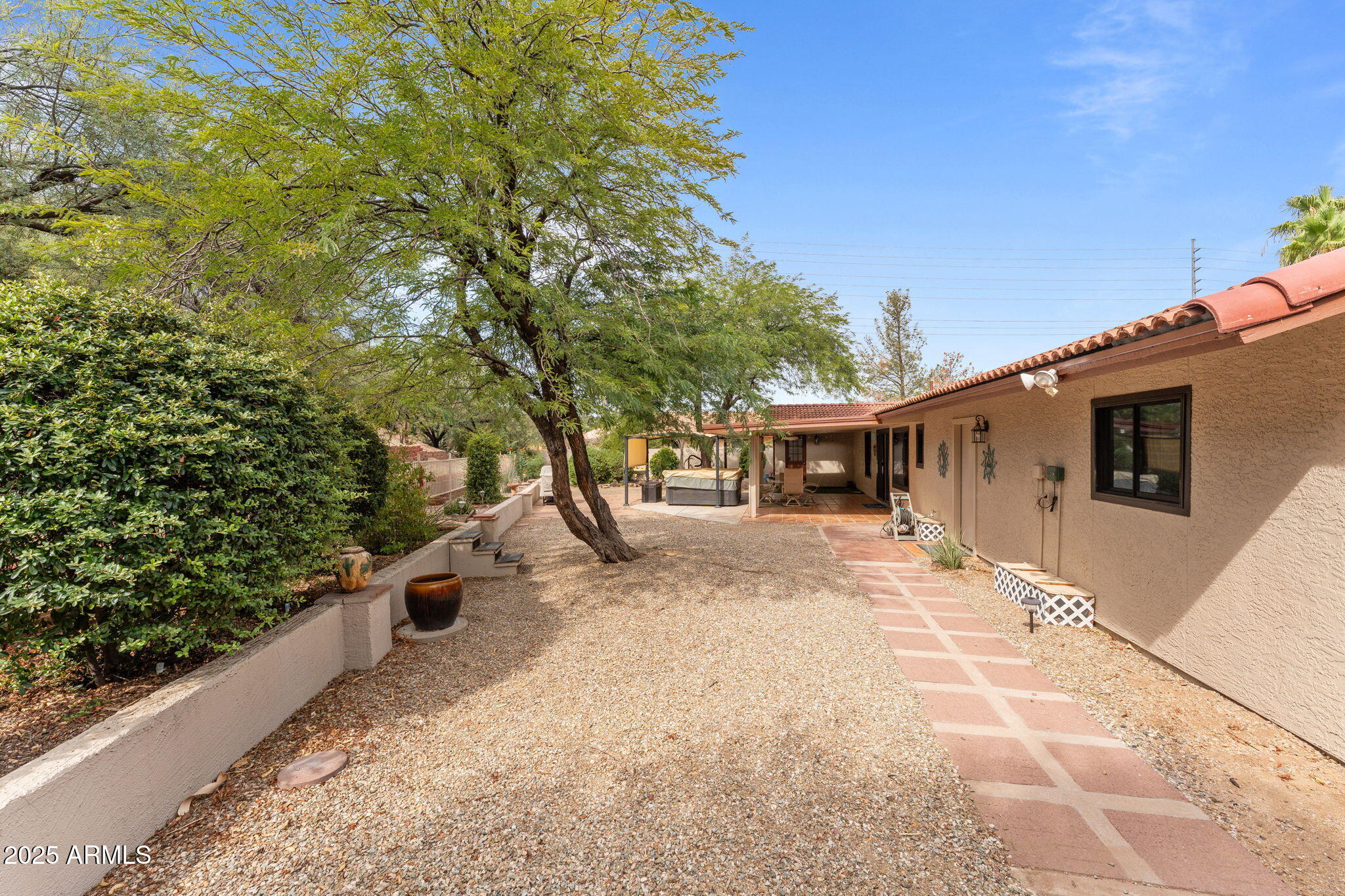 775 W SANTA FE Drive