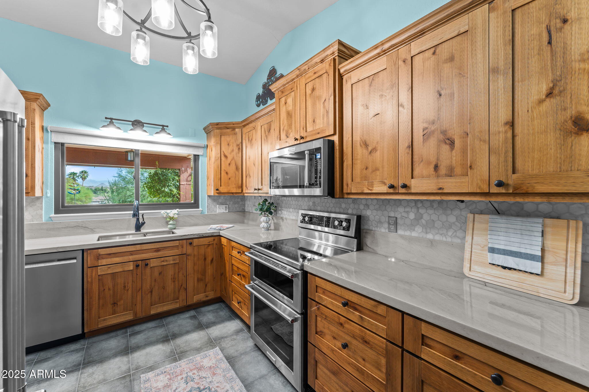 775 W SANTA FE Drive