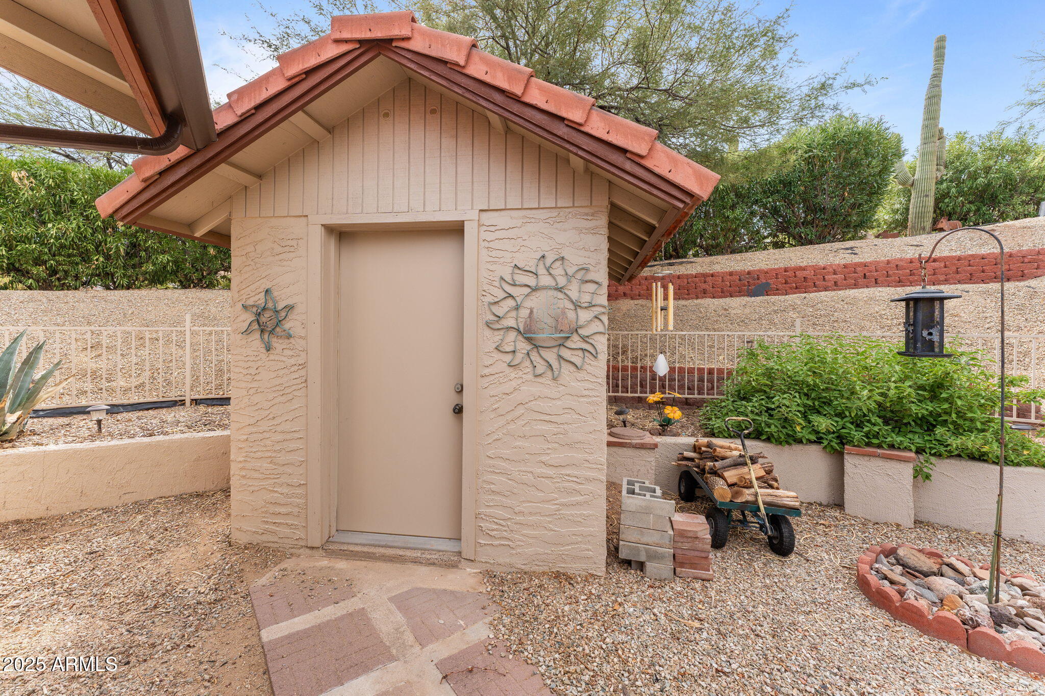 775 W SANTA FE Drive