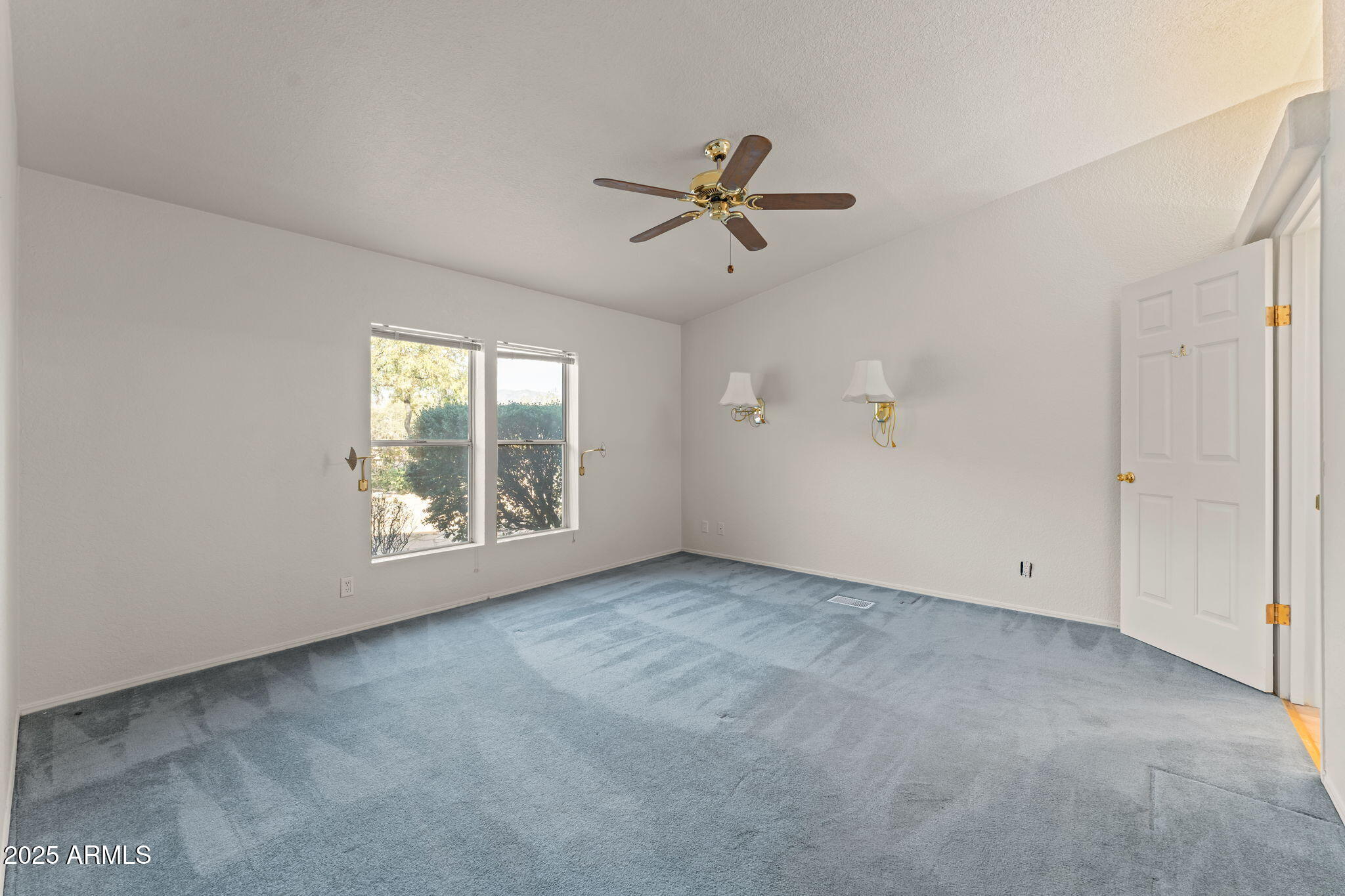 23117 W STAGHORN Lane