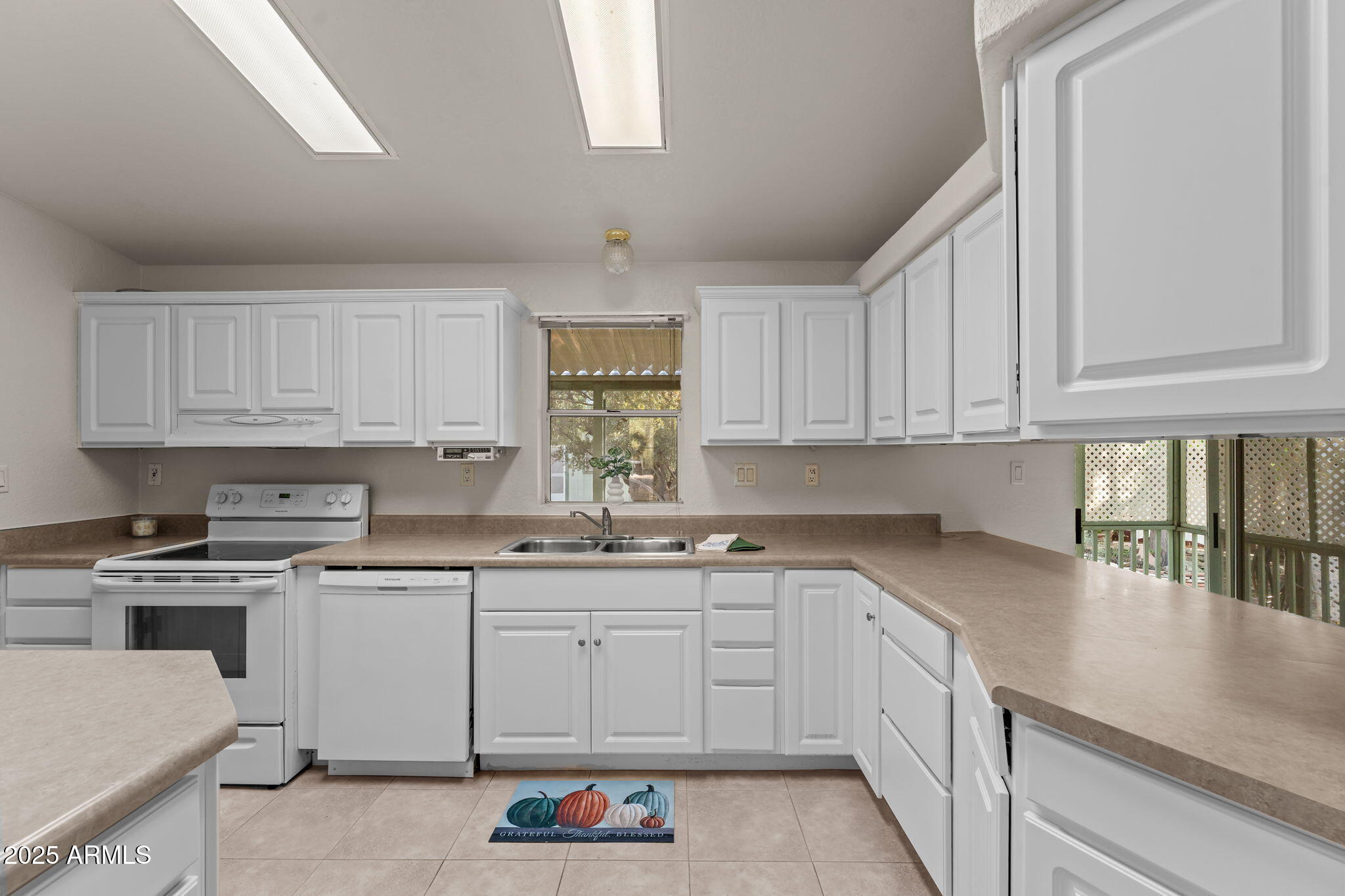 23117 W STAGHORN Lane