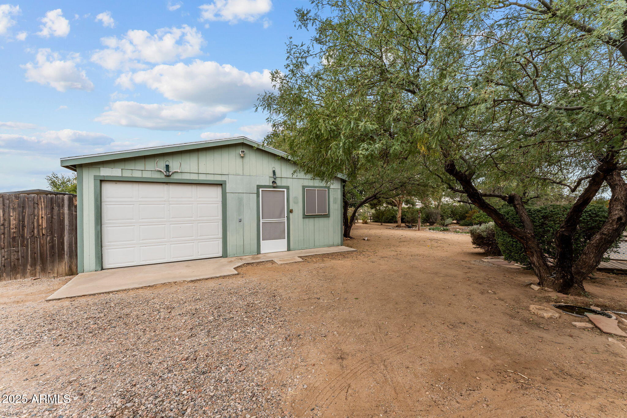 23117 W STAGHORN Lane