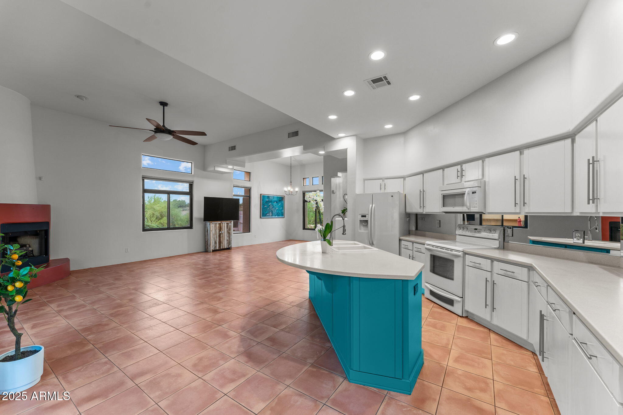 1578 Calle Encantada