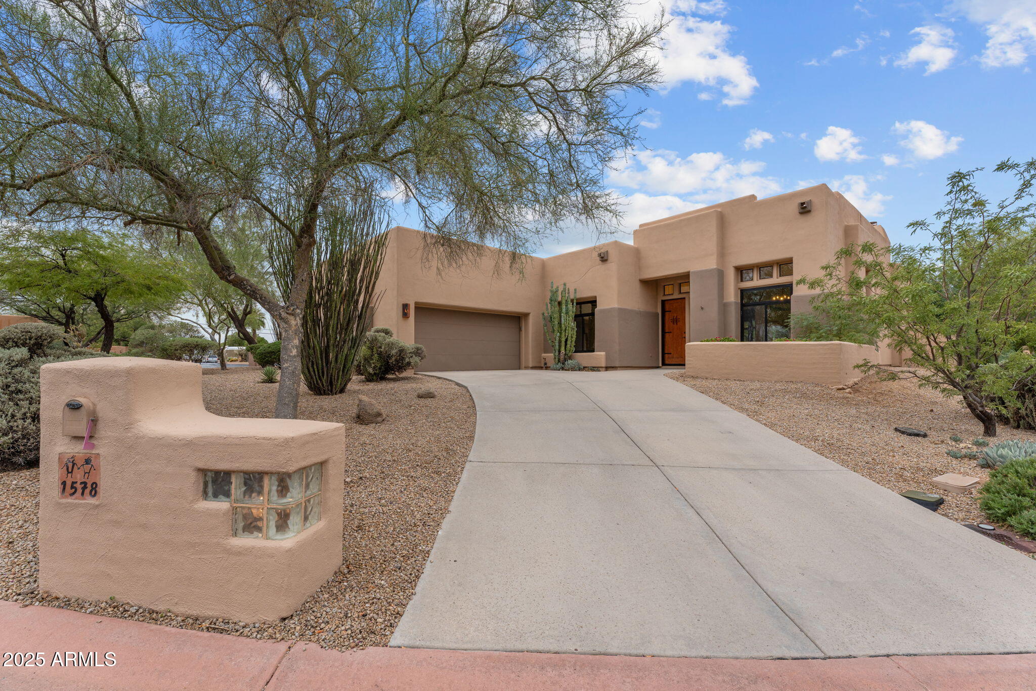 1578 Calle Encantada