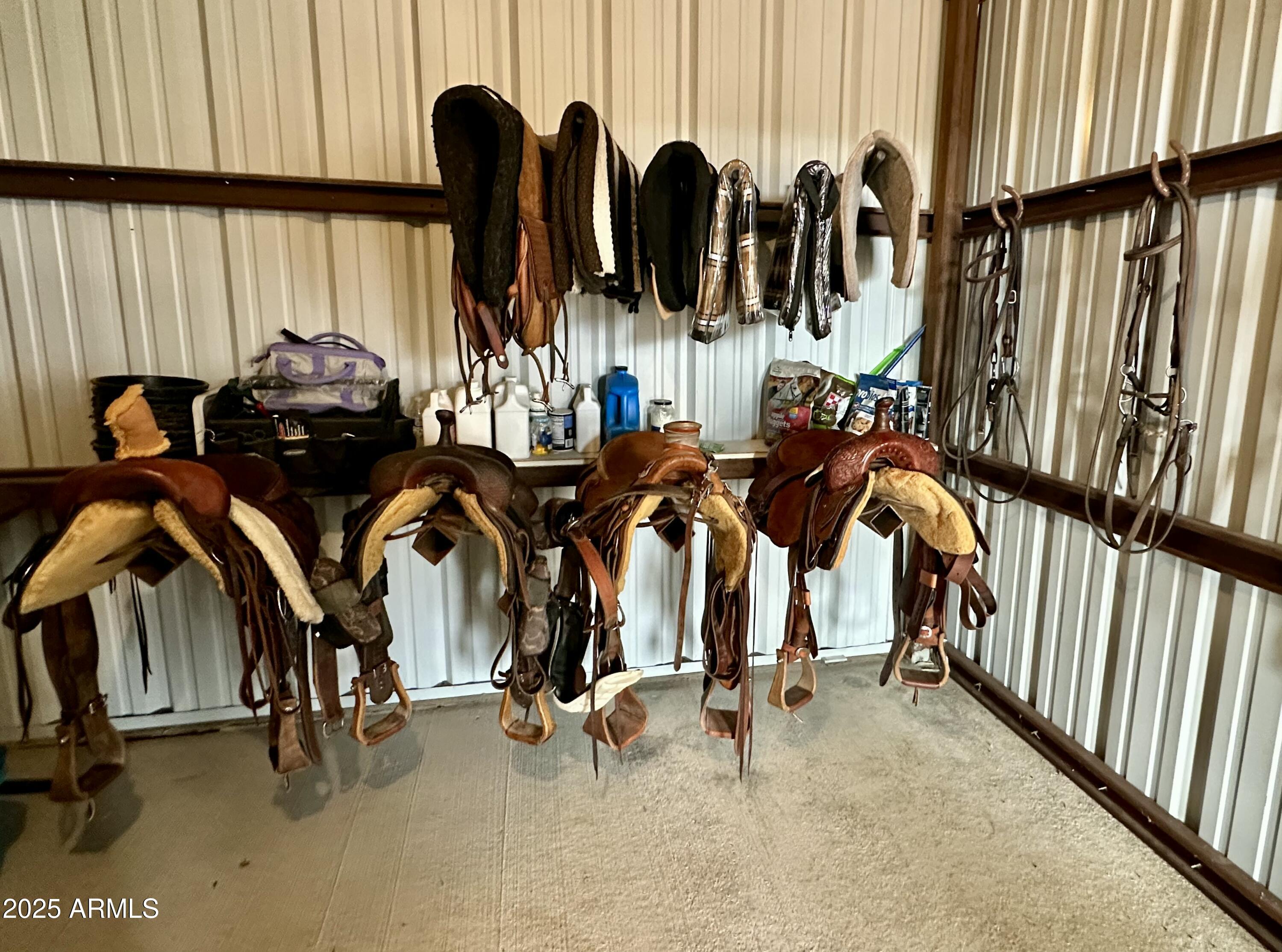 45243 W J-1 RANCH Road