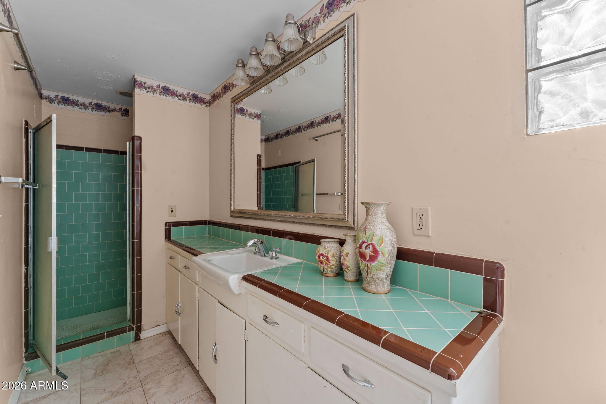 680 W BUCKINGHORSE Trail