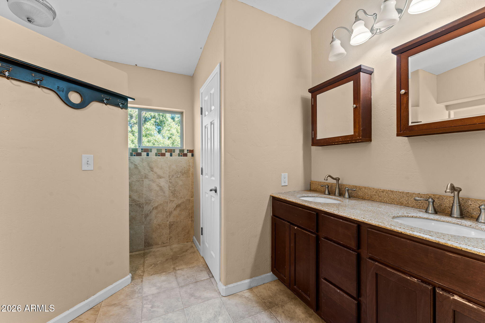 680 W BUCKINGHORSE Trail