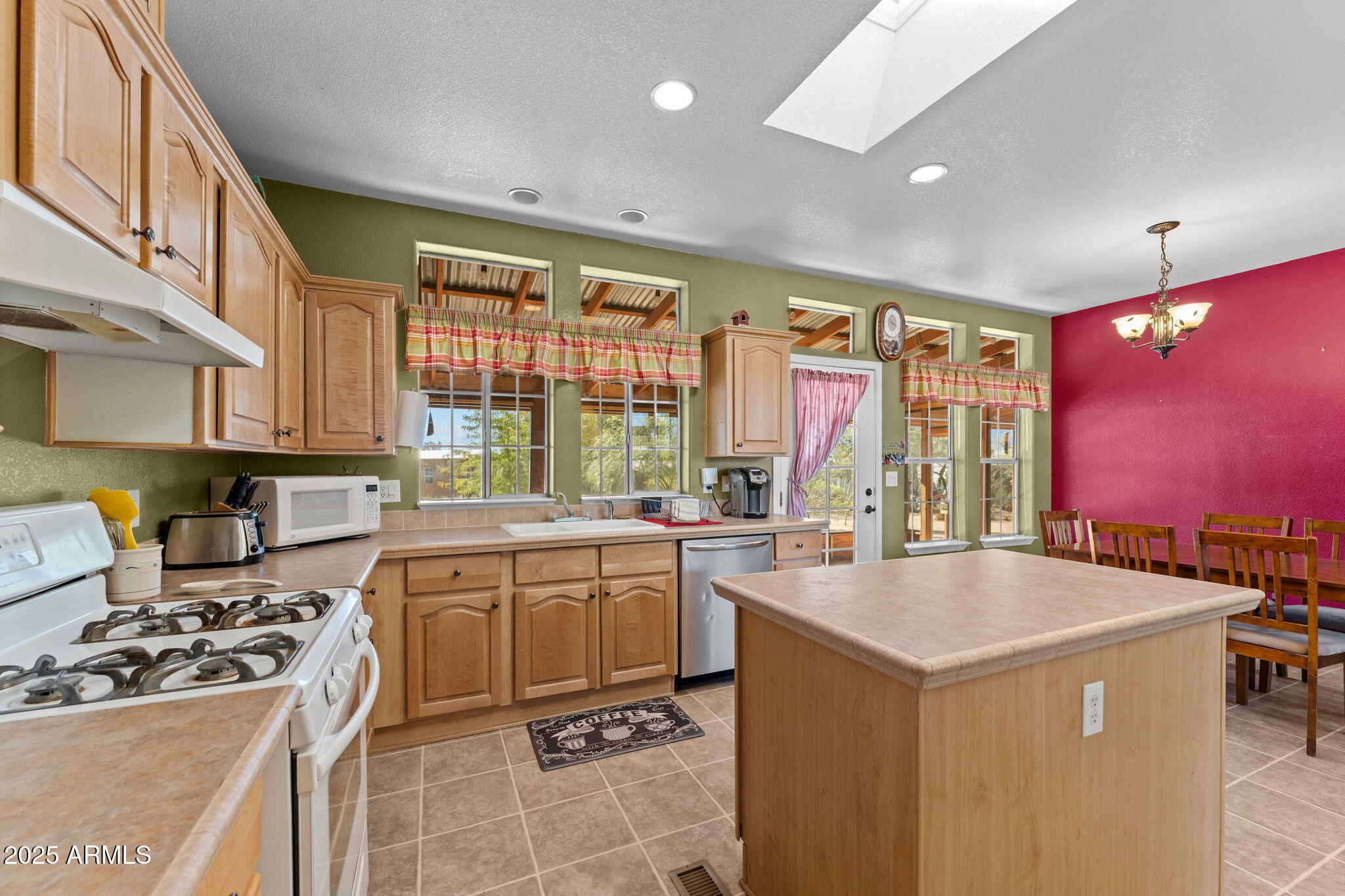 23345 W LOS HUESOS Way